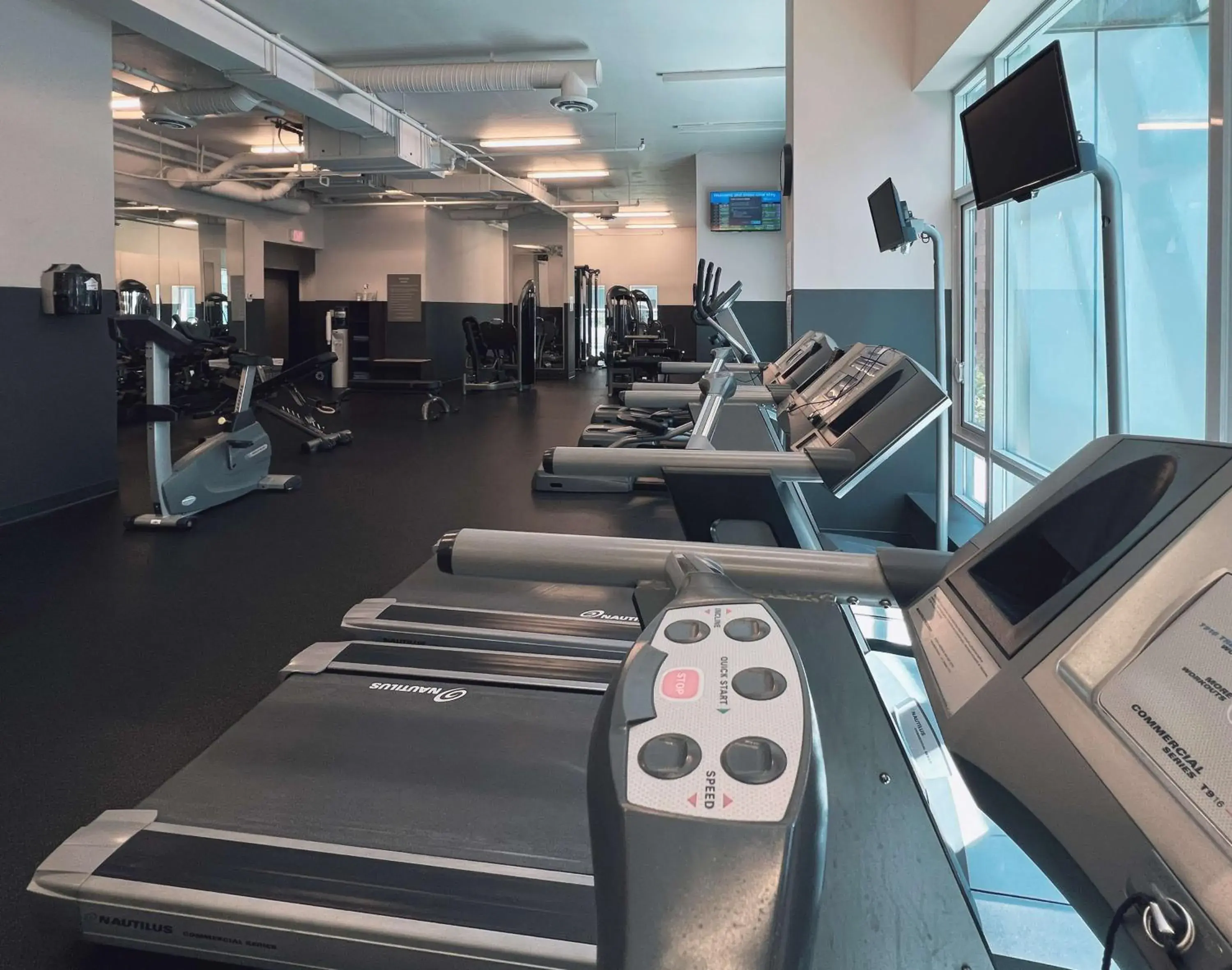 Fitness centre/facilities in Coast Coal Harbour Vancouver Hotel by APA Fitness centre/facilities in Coast Coal Harbour Vancouver Hotel by APA
