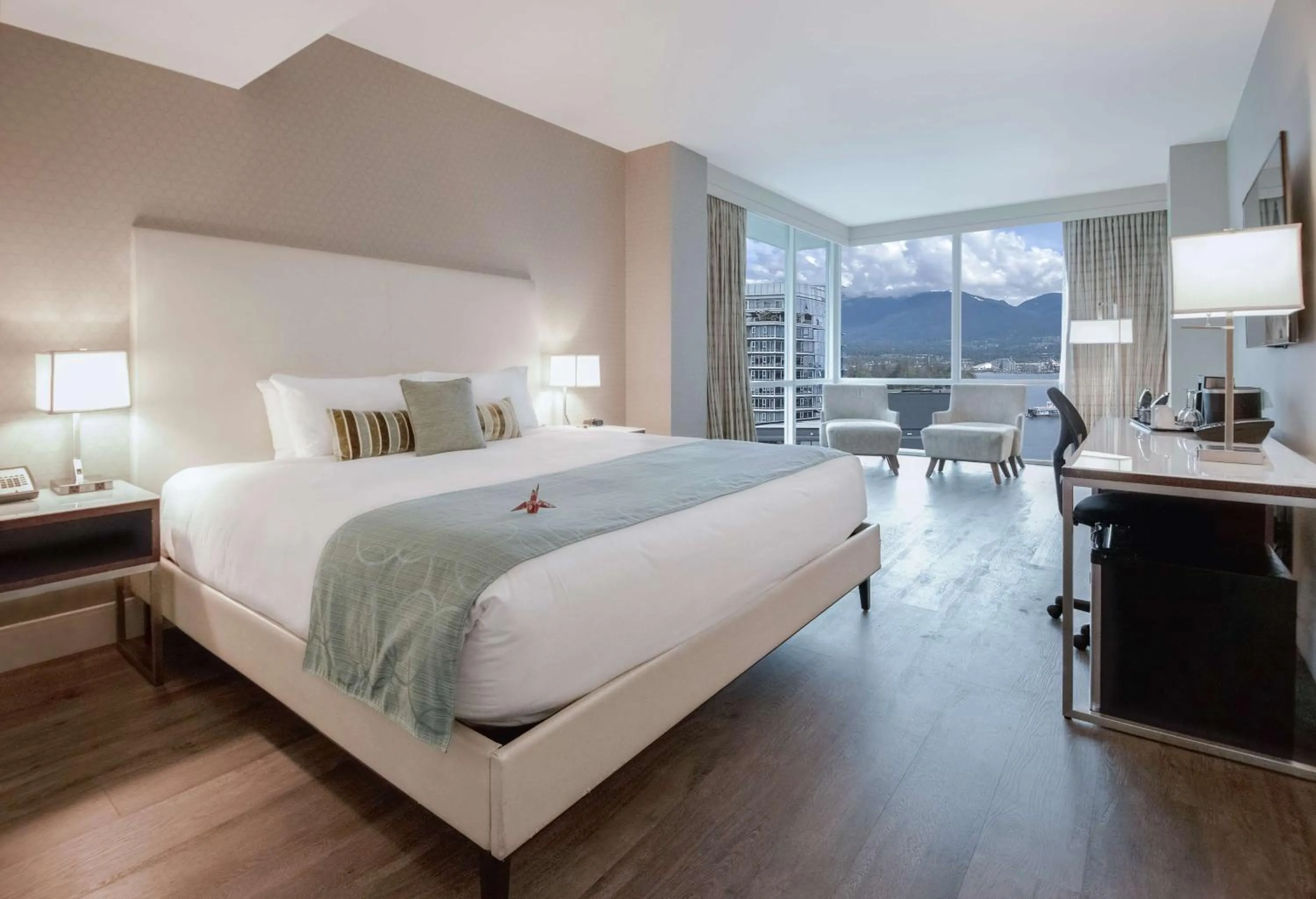 Bedroom, Bed in Coast Coal Harbour Vancouver Hotel by APA
