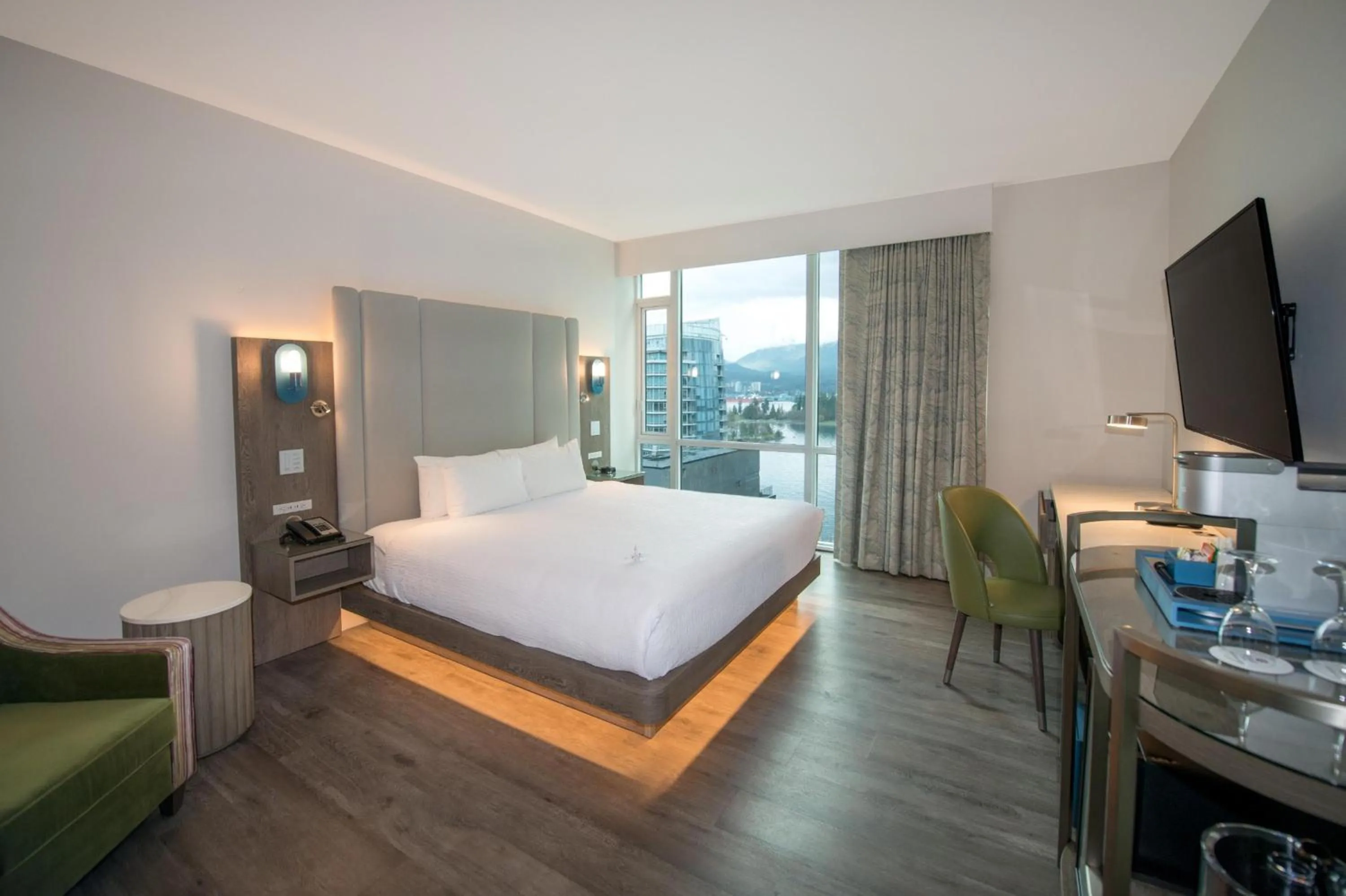 Bedroom, Bed in Coast Coal Harbour Vancouver Hotel by APA