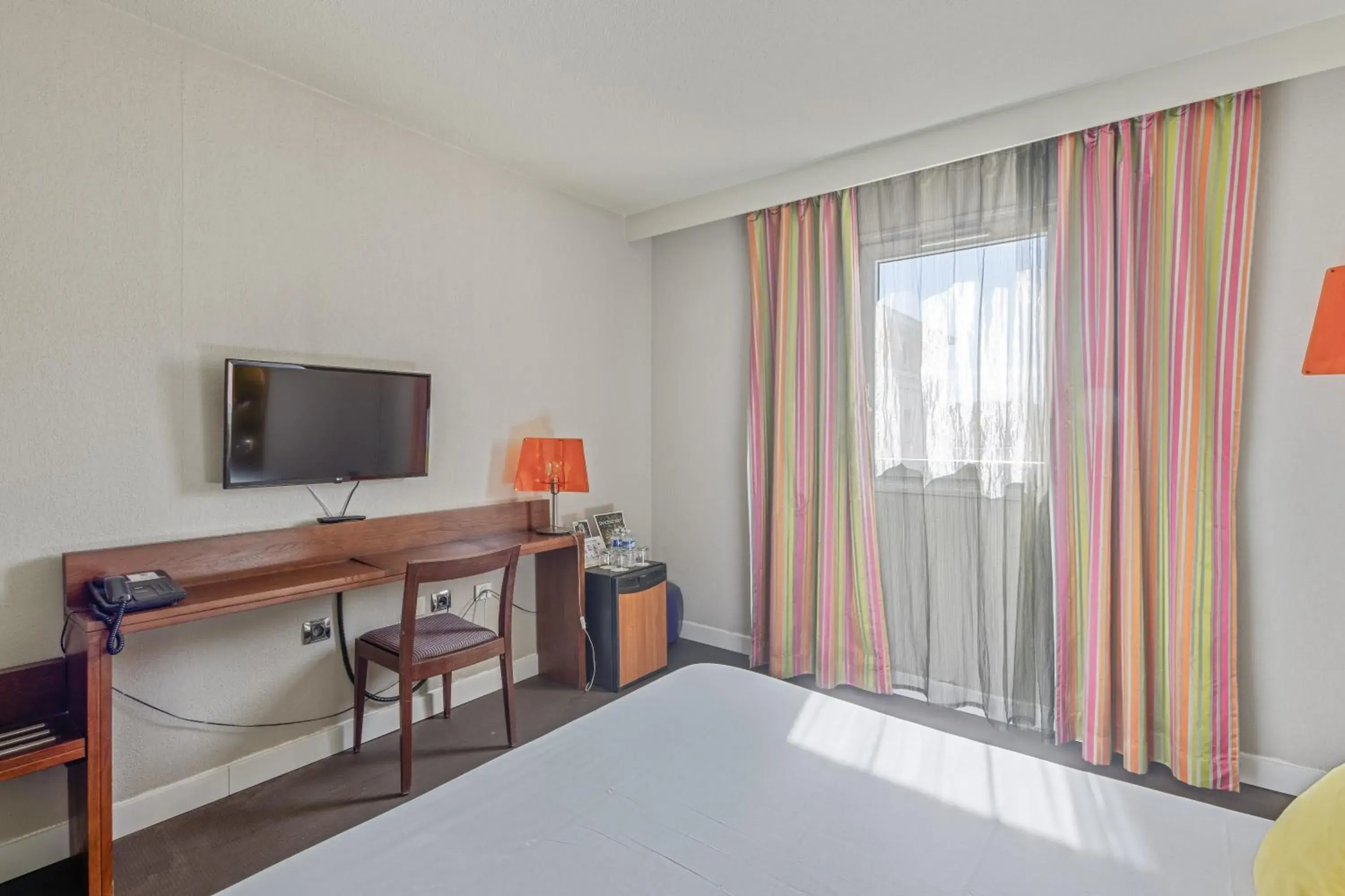 Family Room with Bath in Hôtel Provence Family Room with Bath in Hôtel Provence