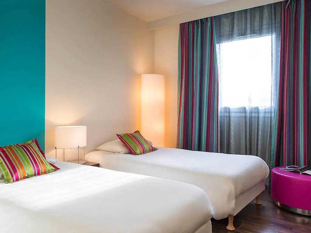 Photo of the whole room, Bed in Hôtel Provence