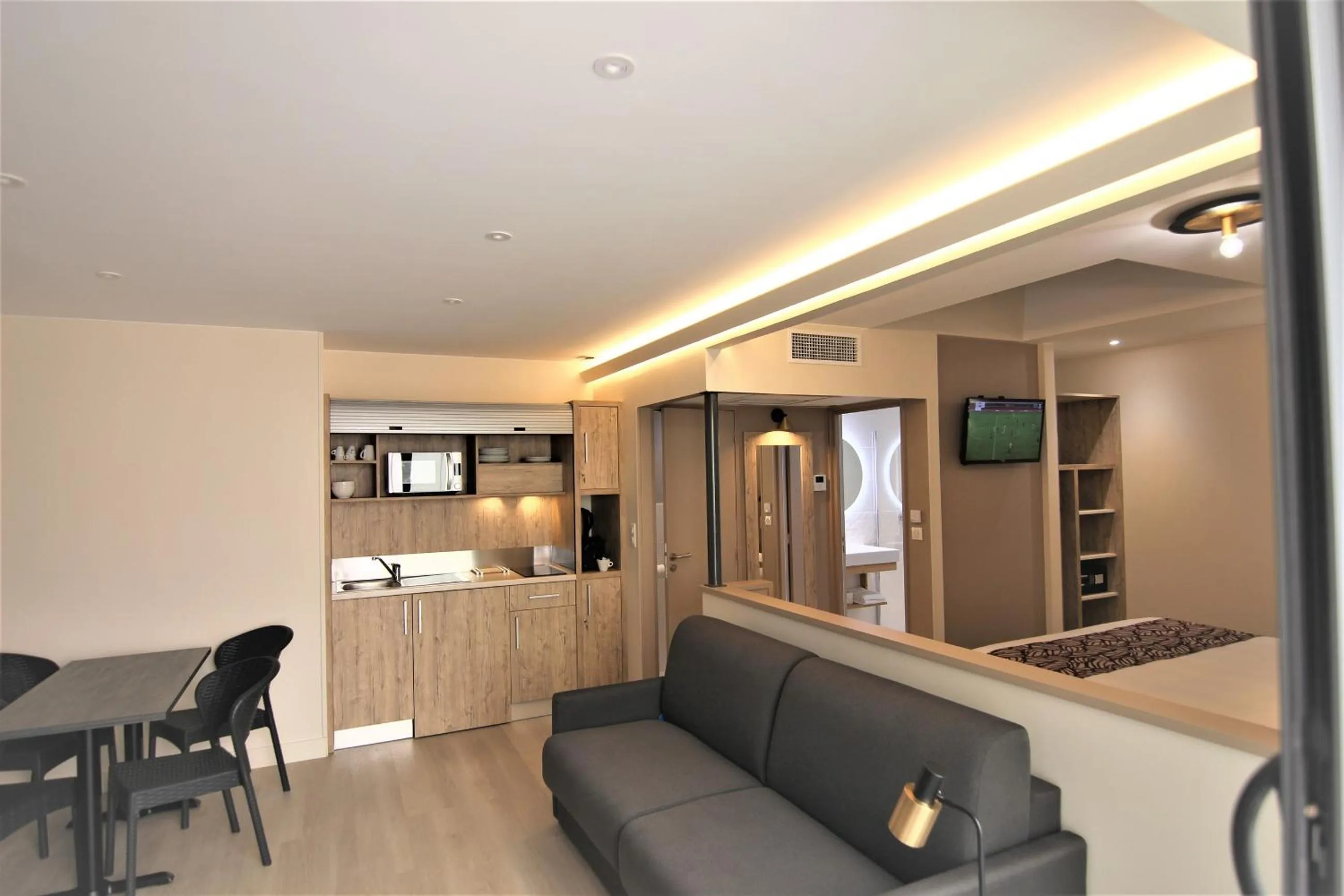 Bed in Hôtel Montaigne