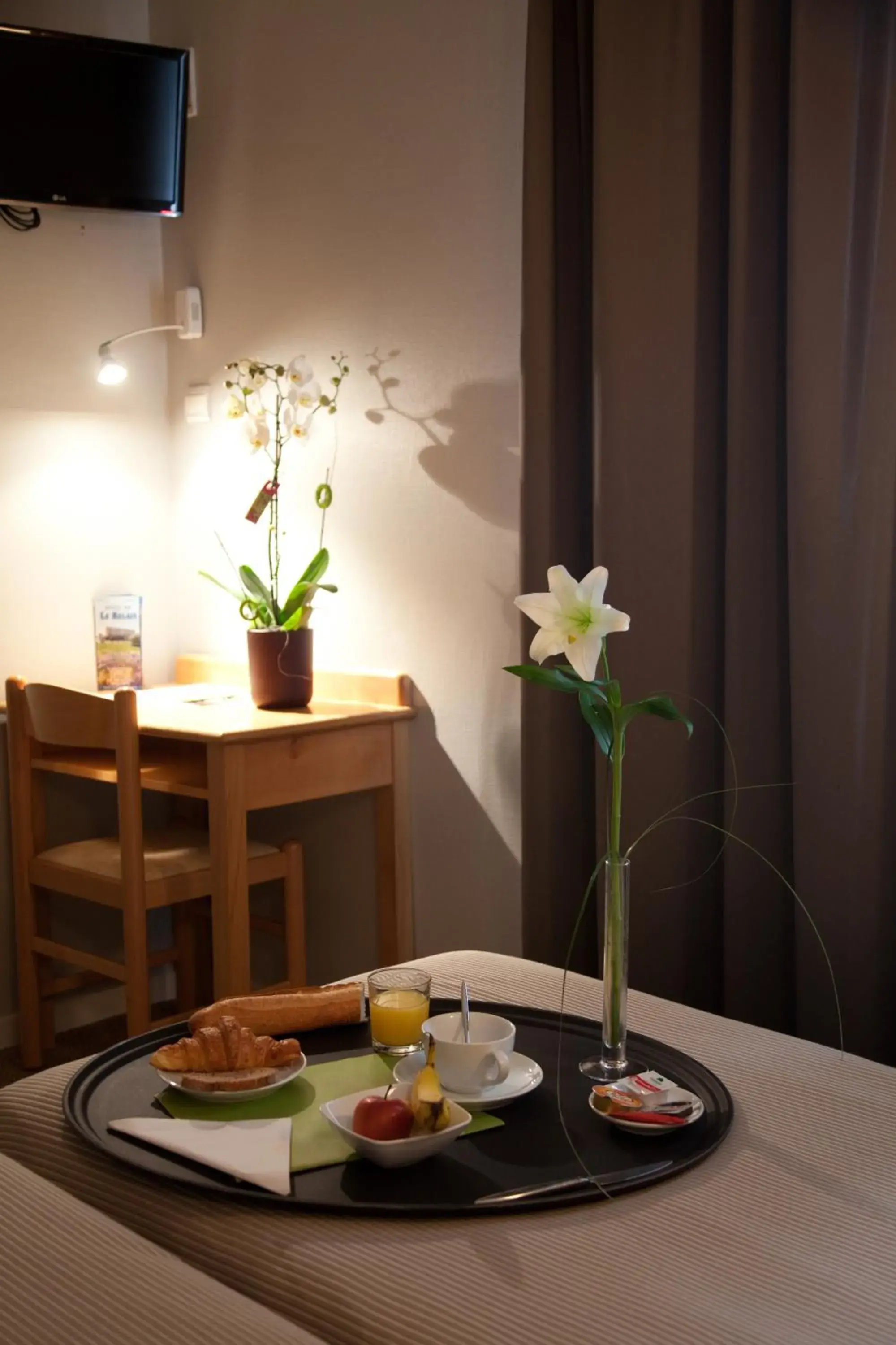 Photo of the whole room in Logis Hôtel Le Relais Photo of the whole room in Logis Hôtel Le Relais