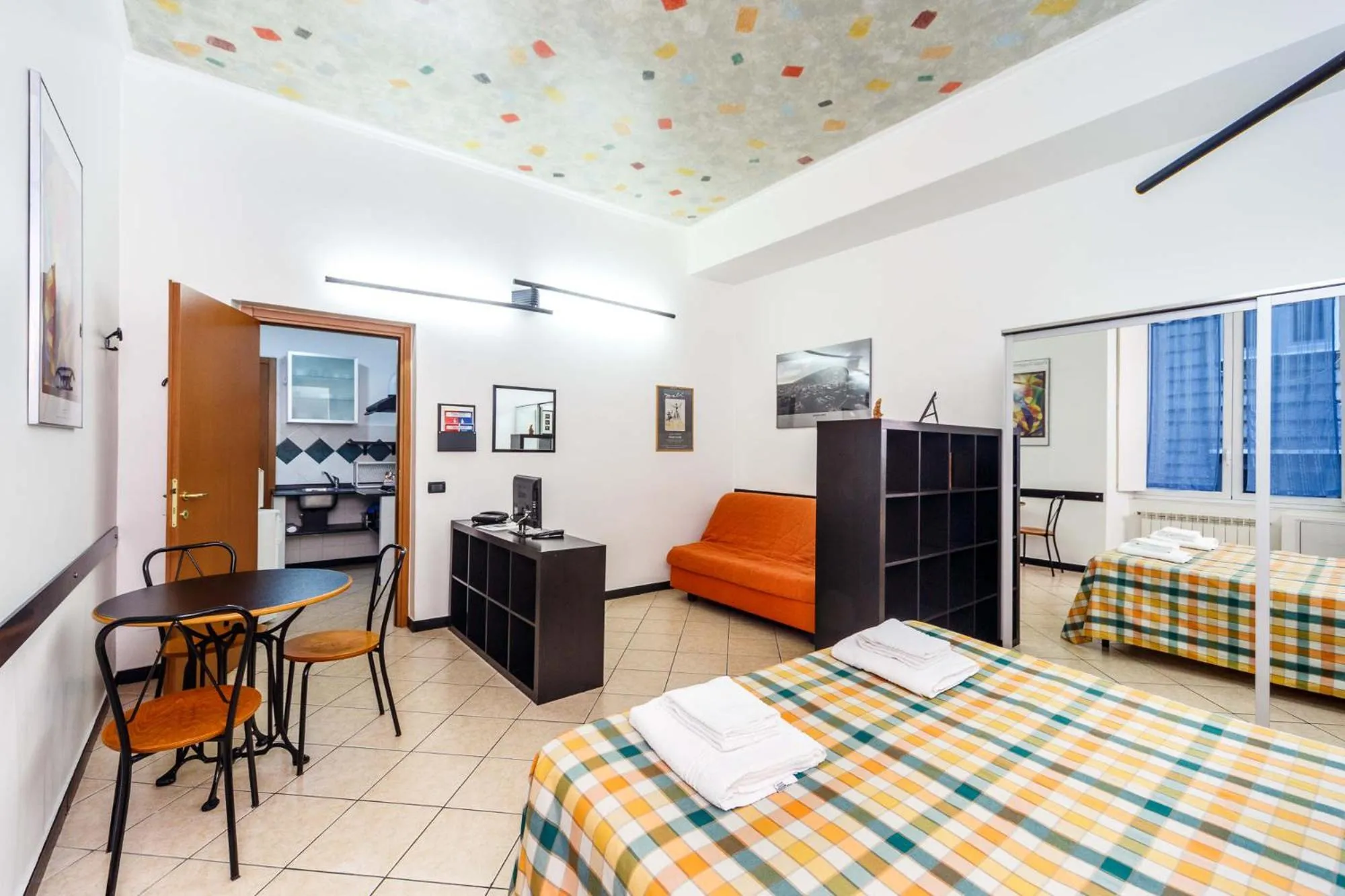 Bed in Hotel Cairoli