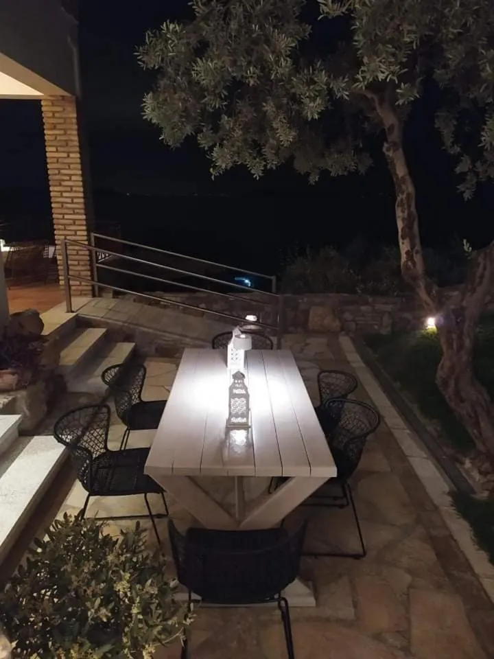 Patio in Yialasi Hotel