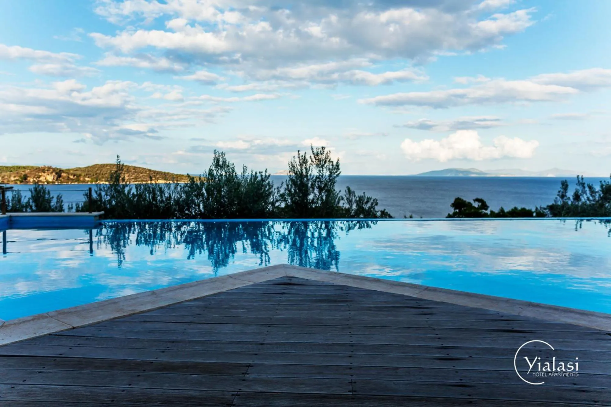Swimming pool in Yialasi Hotel