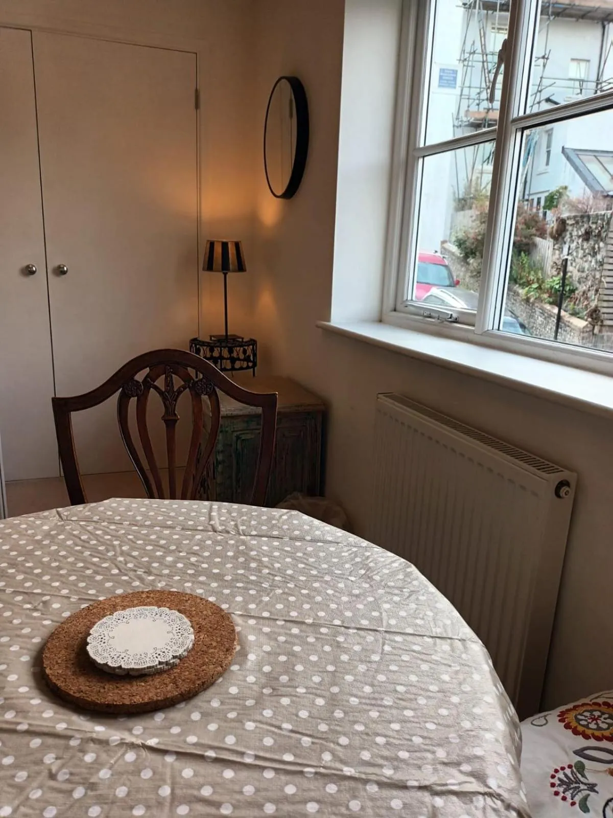 Dining area, Bed in Chez Jo