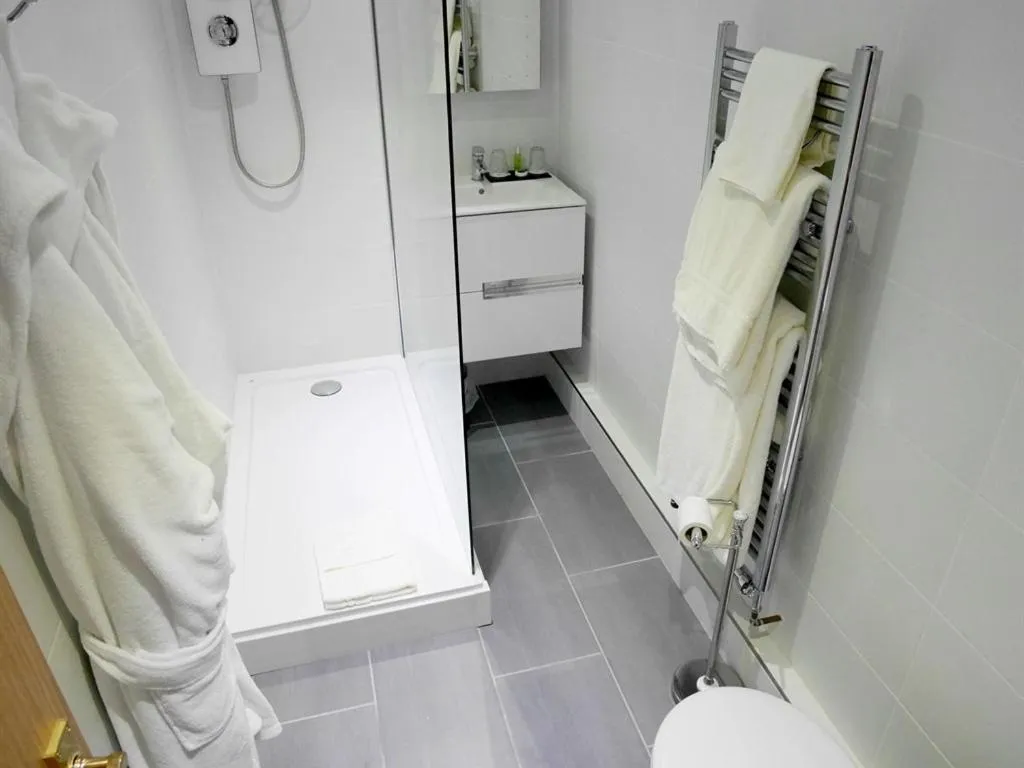 Bathroom in Norton House Hotel - Mumbles