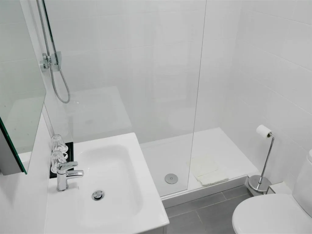 Bathroom in Norton House Hotel - Mumbles