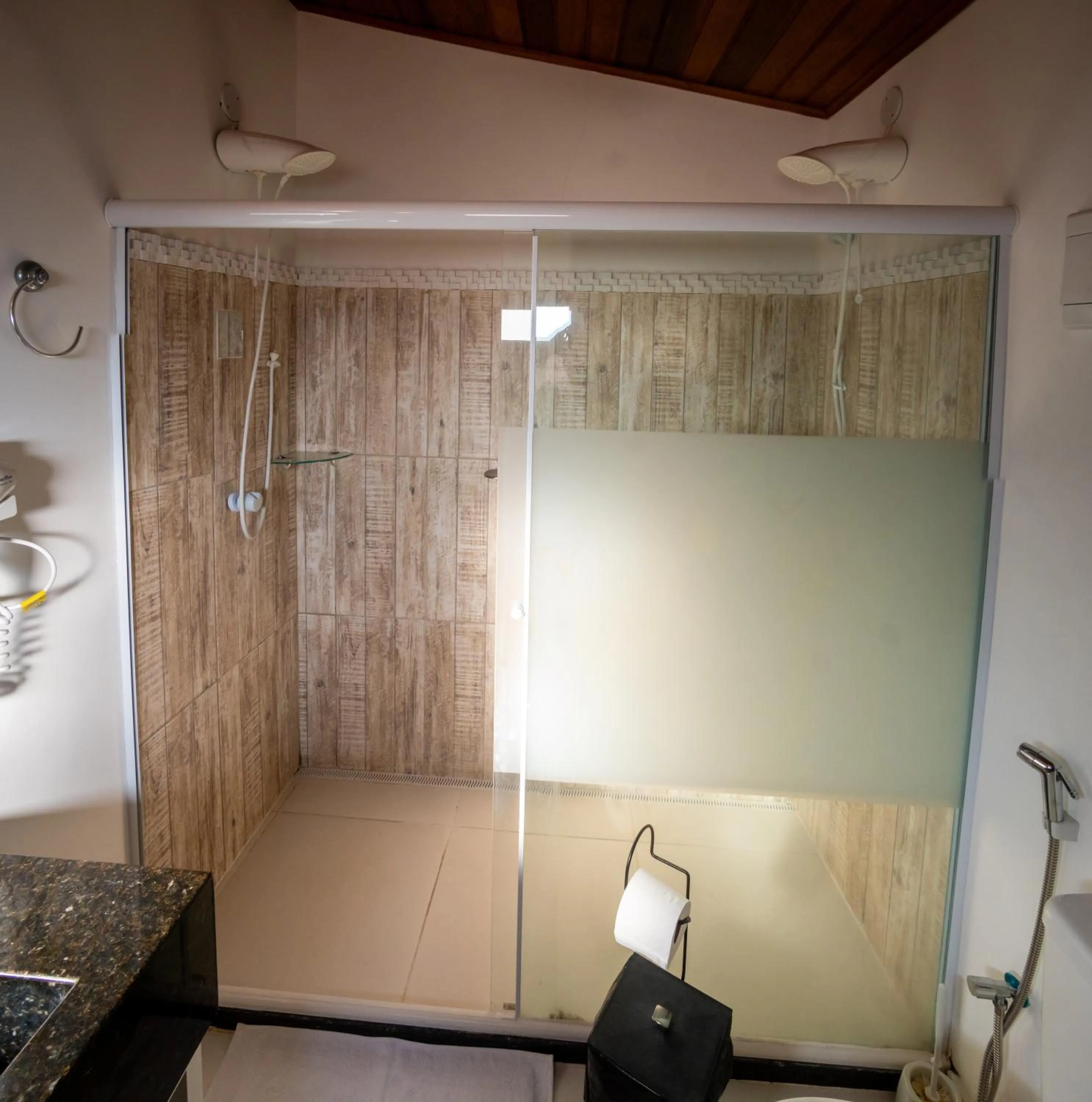 Shower in Pousada do Bispo