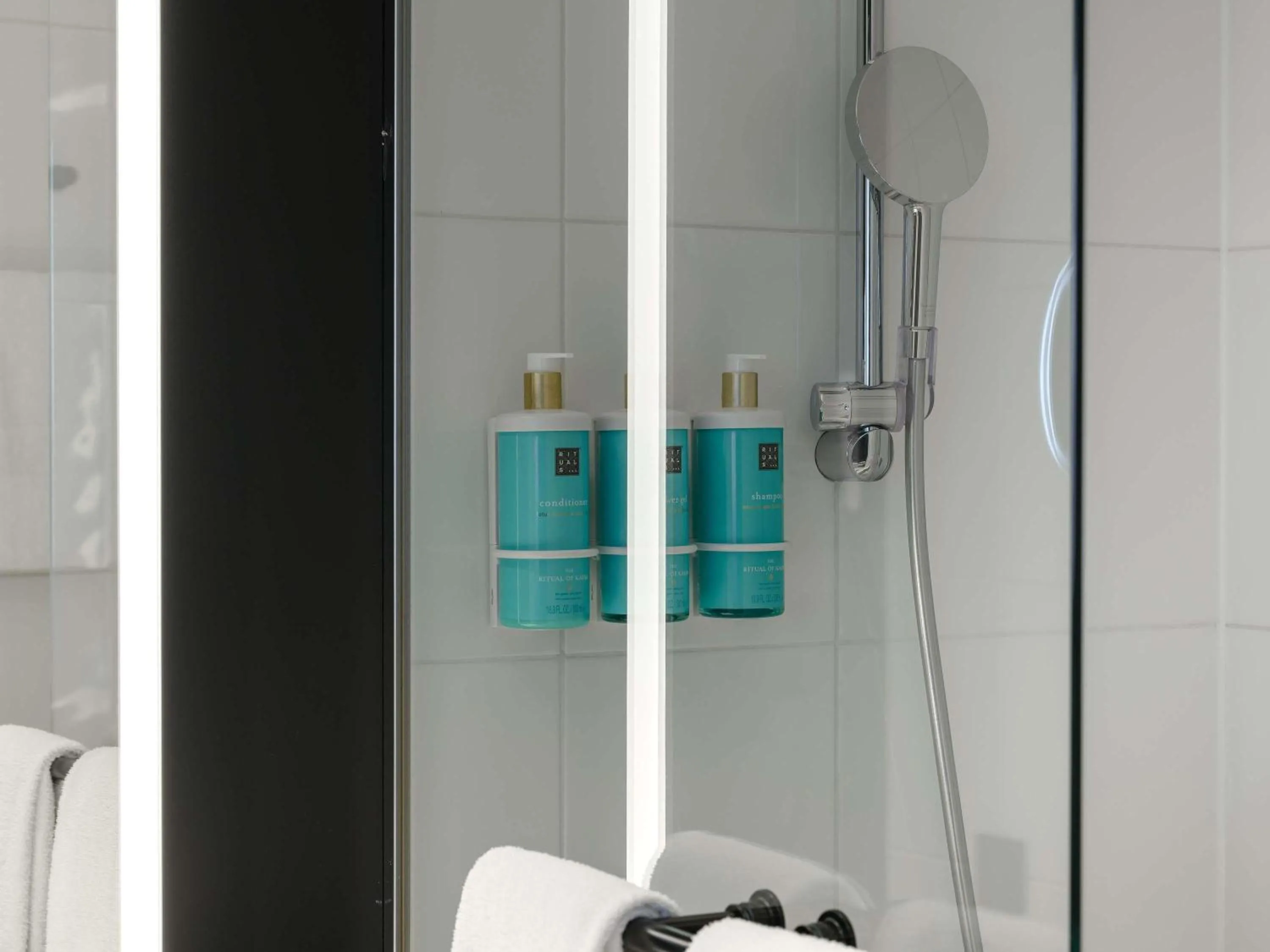 Bedroom in Novotel München Airport