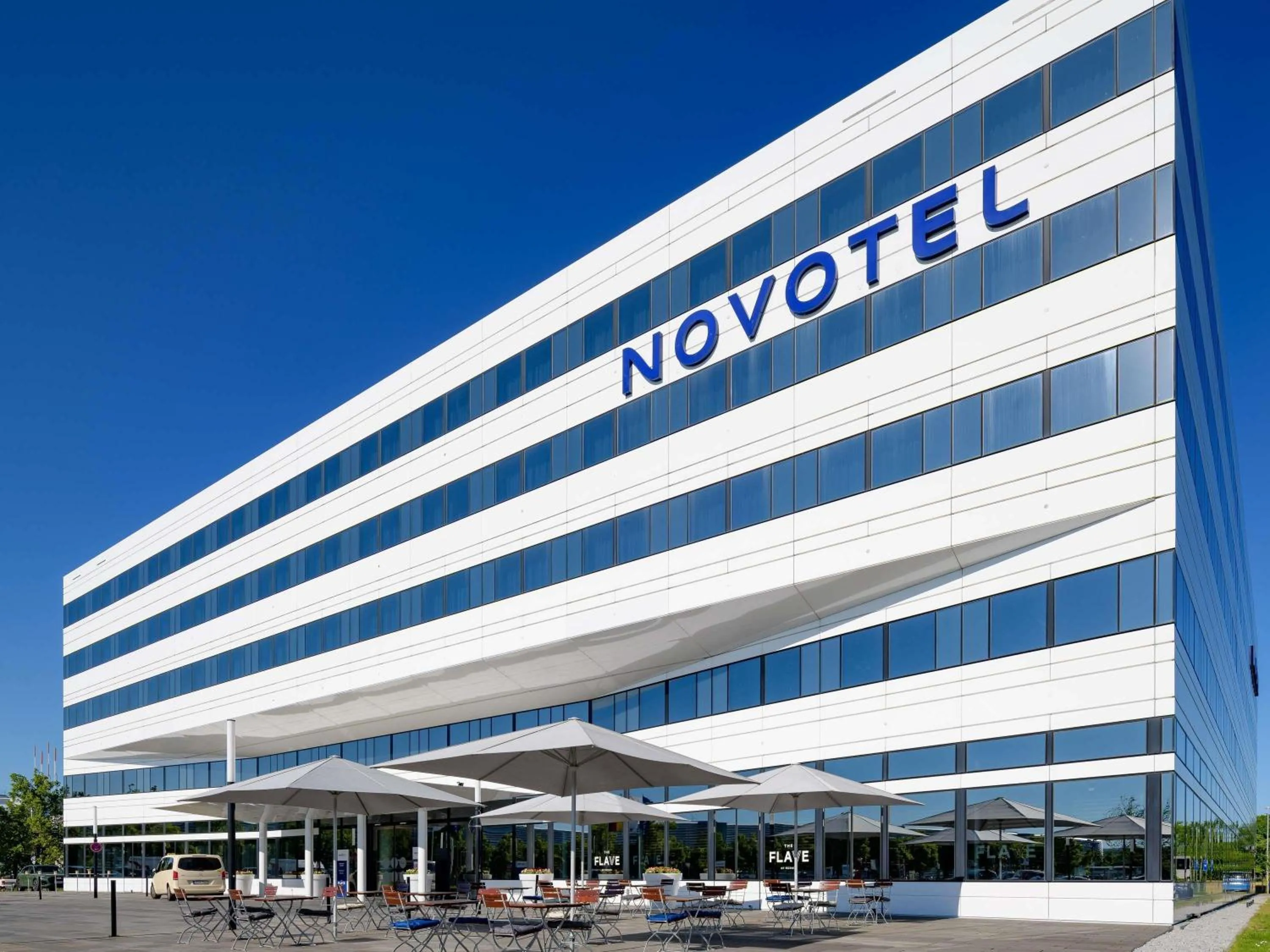 Property building in Novotel München Airport