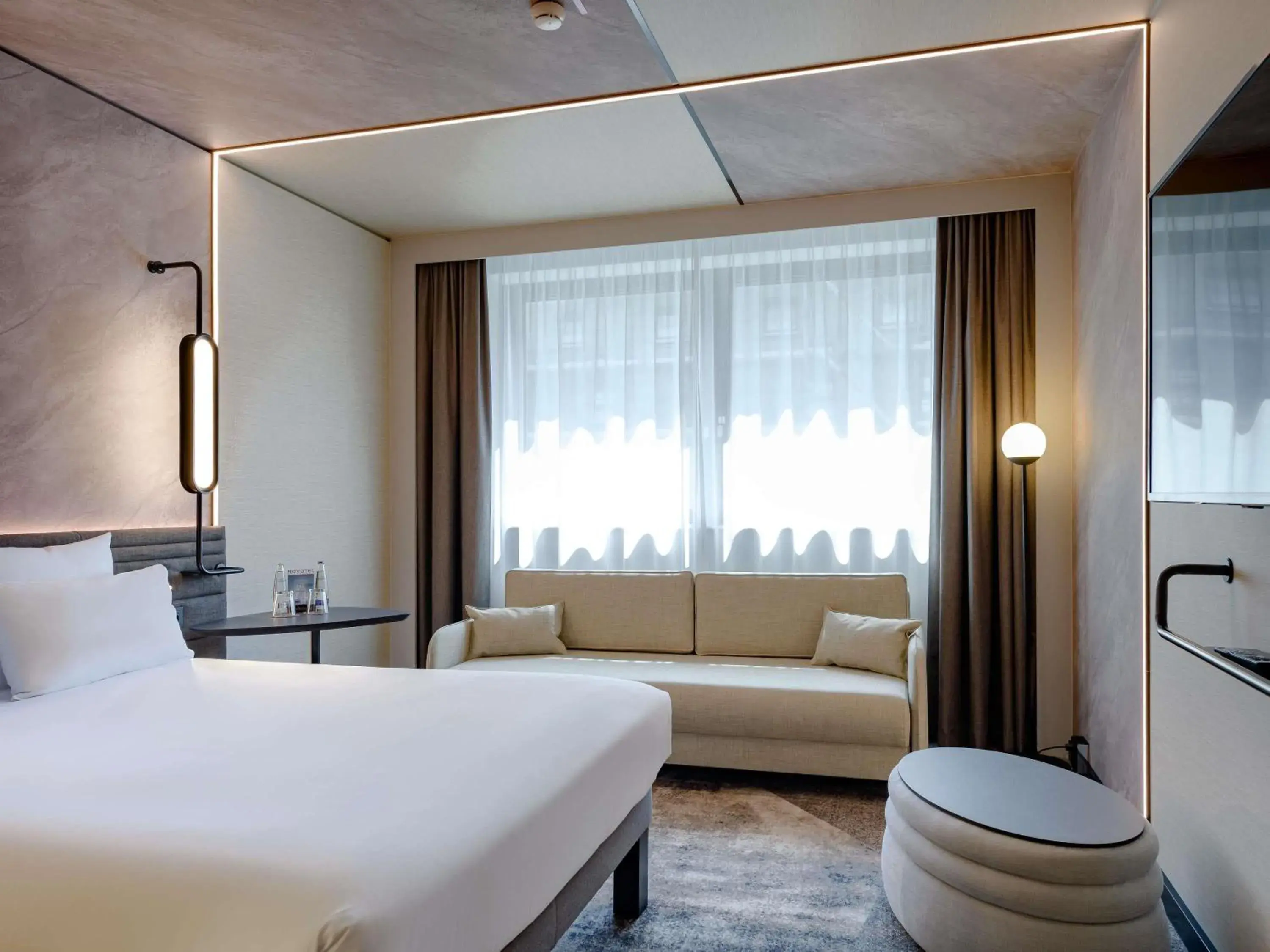 Bedroom, Bed in Novotel München Airport Bedroom, Bed in Novotel München Airport