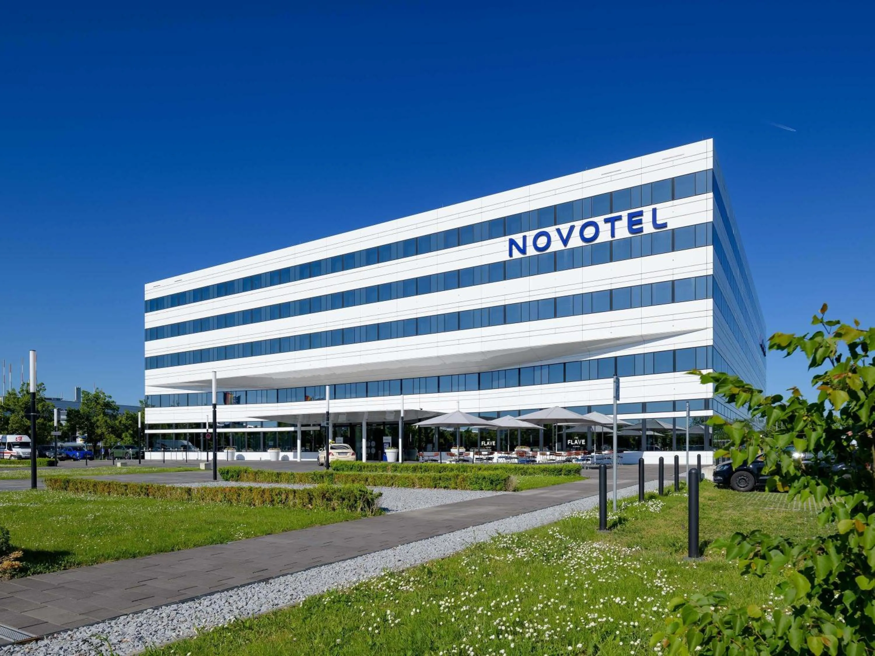 Property building in Novotel München Airport