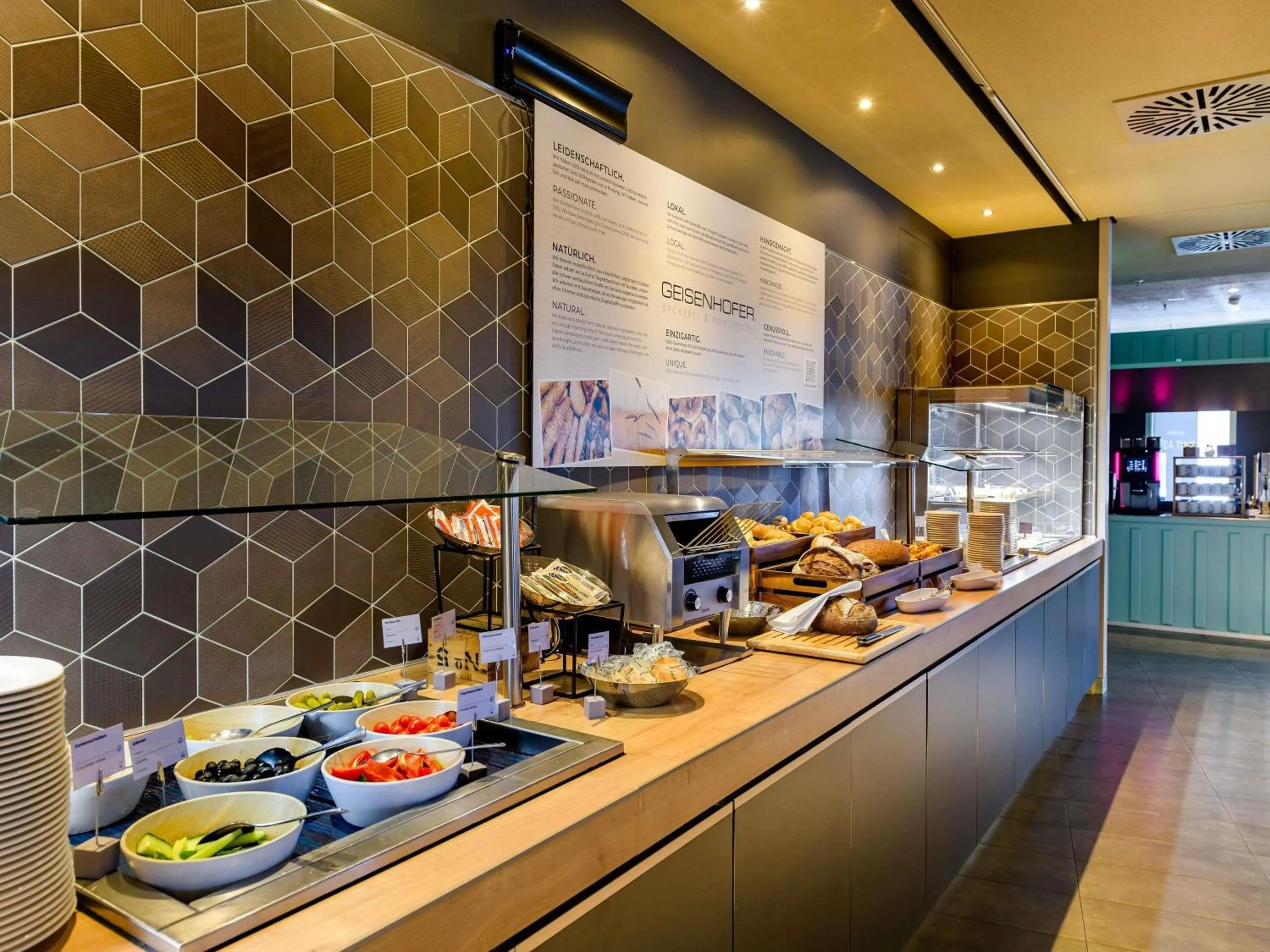 Breakfast in Novotel München Airport