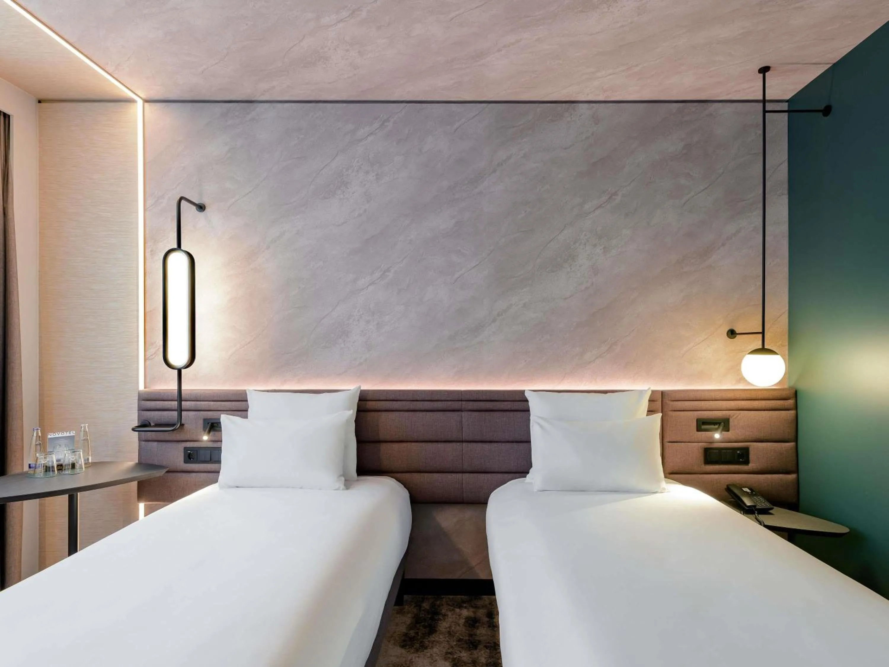 Bedroom, Bed in Novotel München Airport