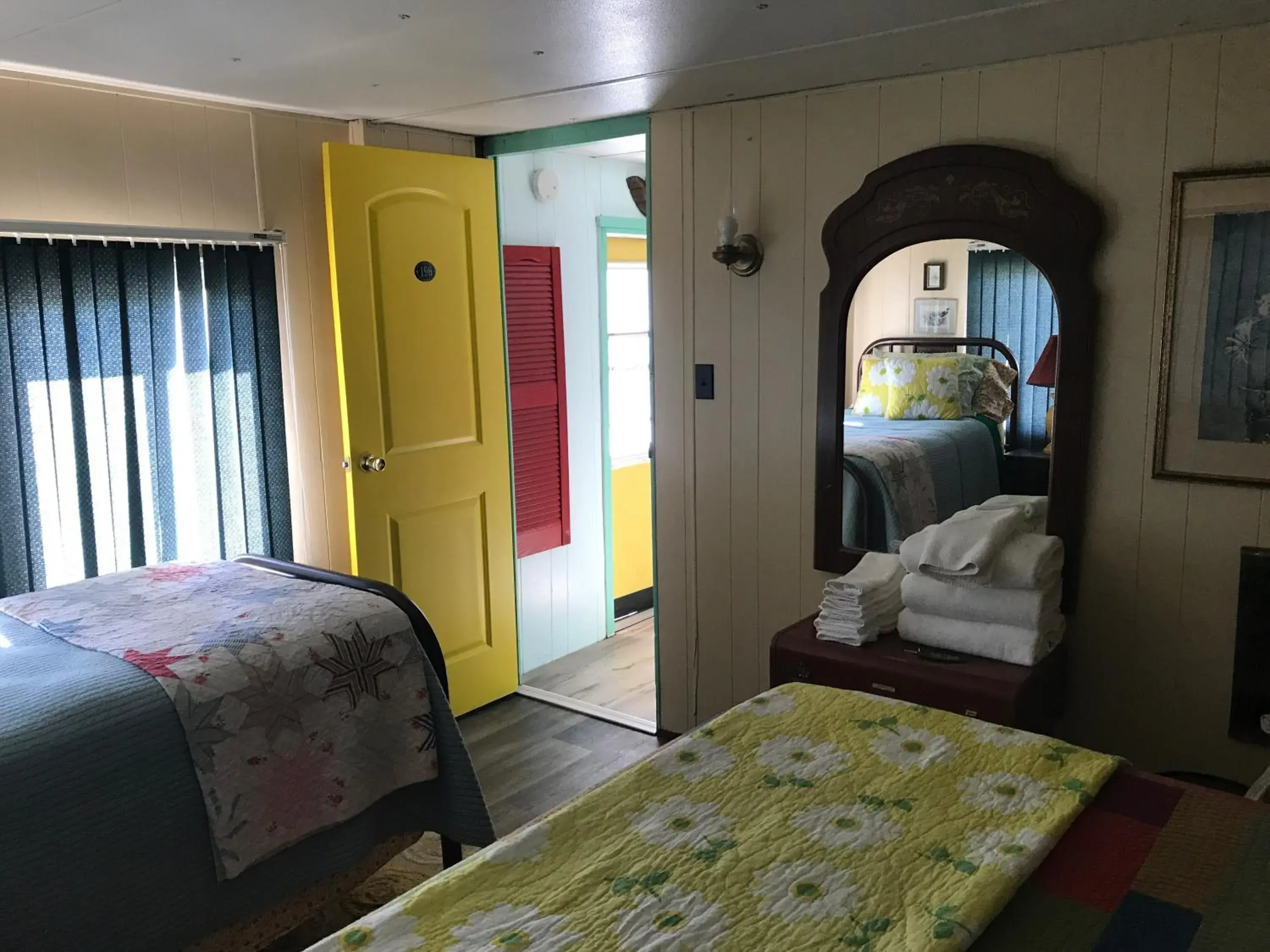 Double or Twin Room with Shared Bathroom in Klutina Kate's B&B Double or Twin Room with Shared Bathroom in Klutina Kate's B&B