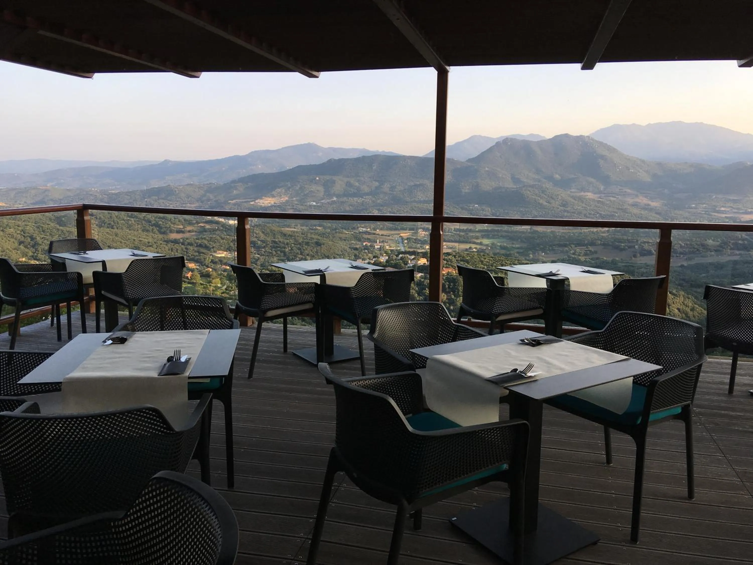 Patio in Best Western Plus San Damianu