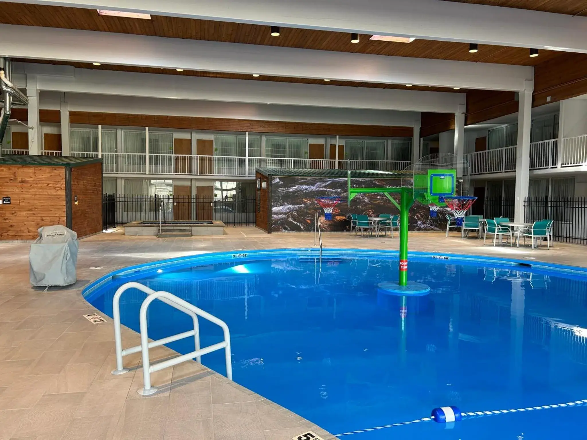 Swimming pool in Holiday Inn Spearfish-Convention Center by IHG Swimming pool in Holiday Inn Spearfish-Convention Center by IHG