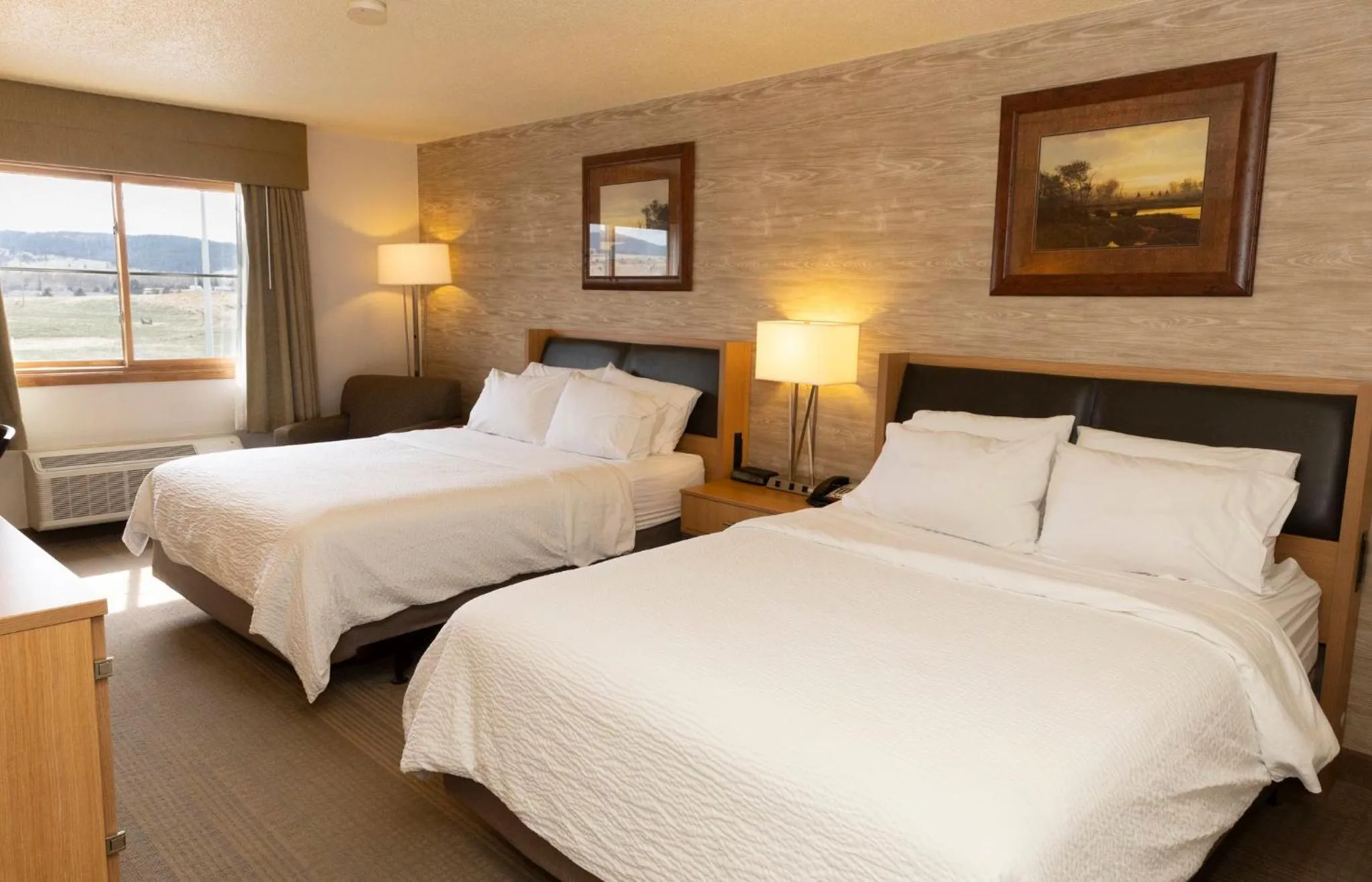 Photo of the whole room, Bed in Holiday Inn Spearfish-Convention Center by IHG