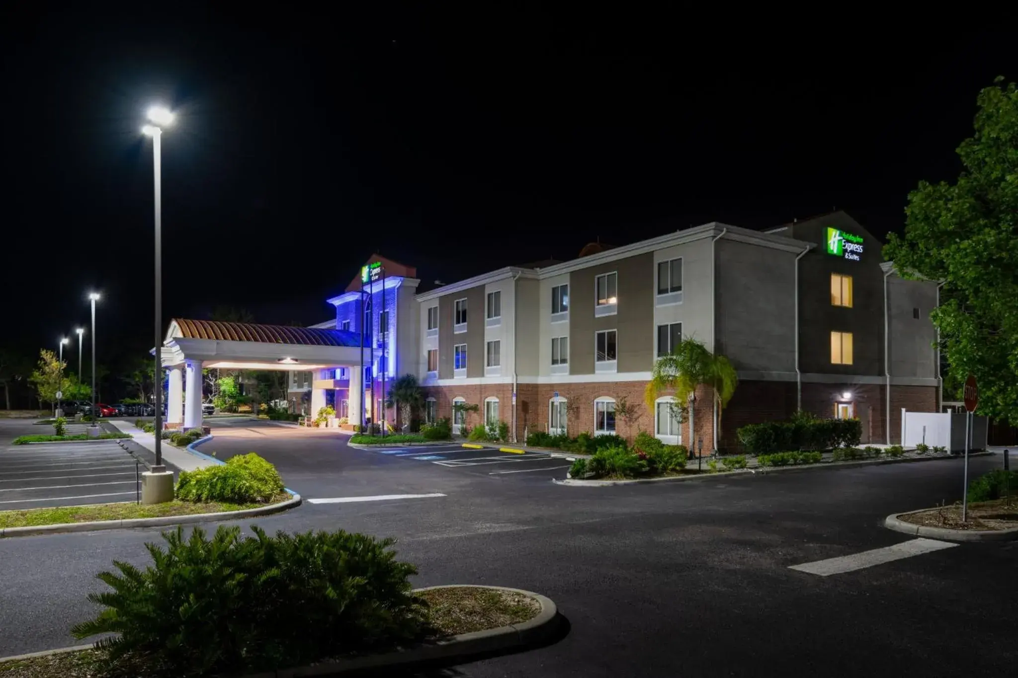 Property building in Holiday Inn Express & Suites Spring Hill by IHG Property building in Holiday Inn Express & Suites Spring Hill by IHG
