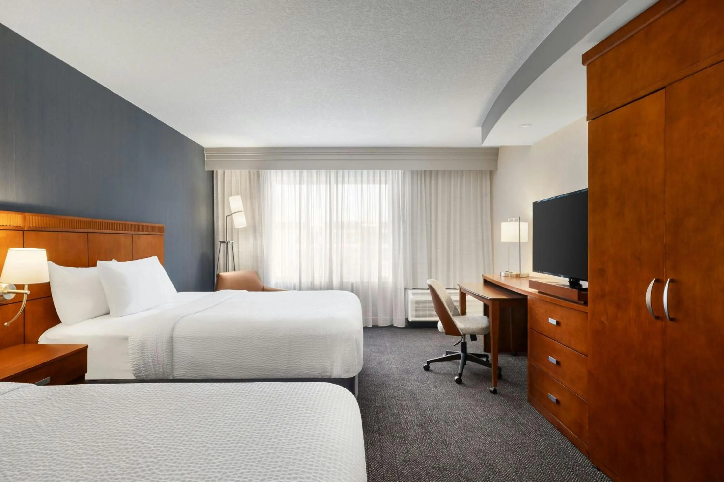 Photo of the whole room, Bed in Courtyard Des Moines Ankeny