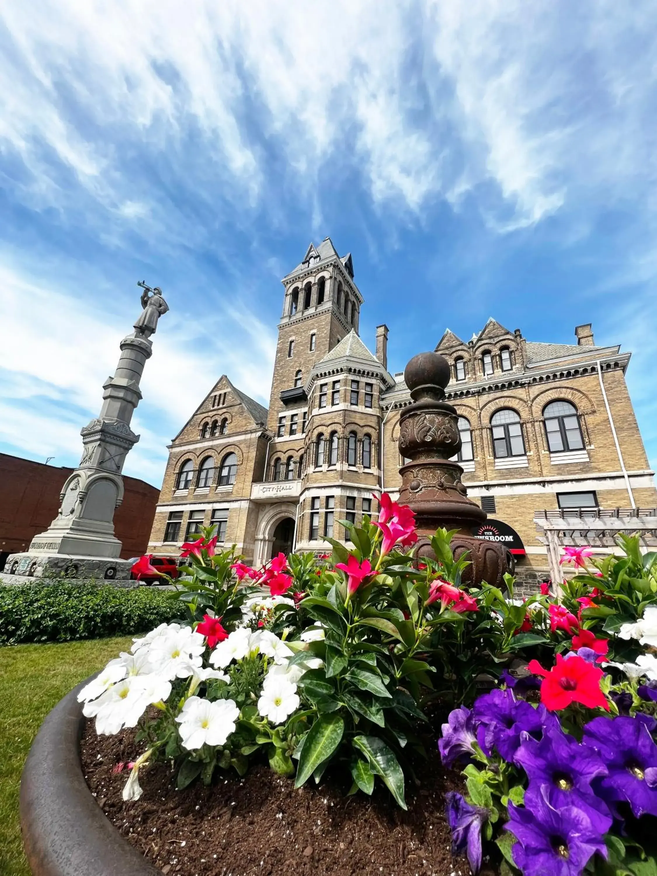 Property building in City Hall Grand Hotel Property building in City Hall Grand Hotel