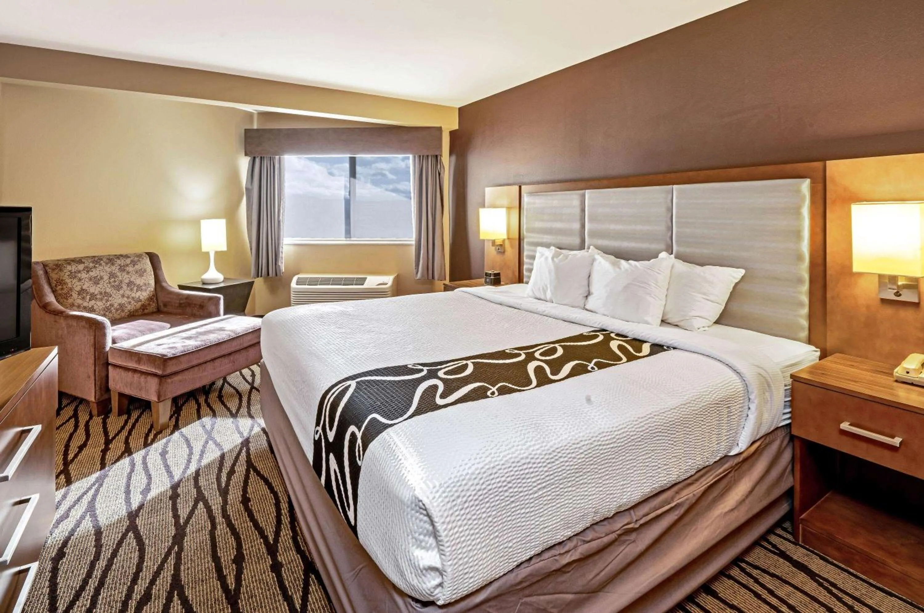 Photo of the whole room, Bed in La Quinta by Wyndham Butte