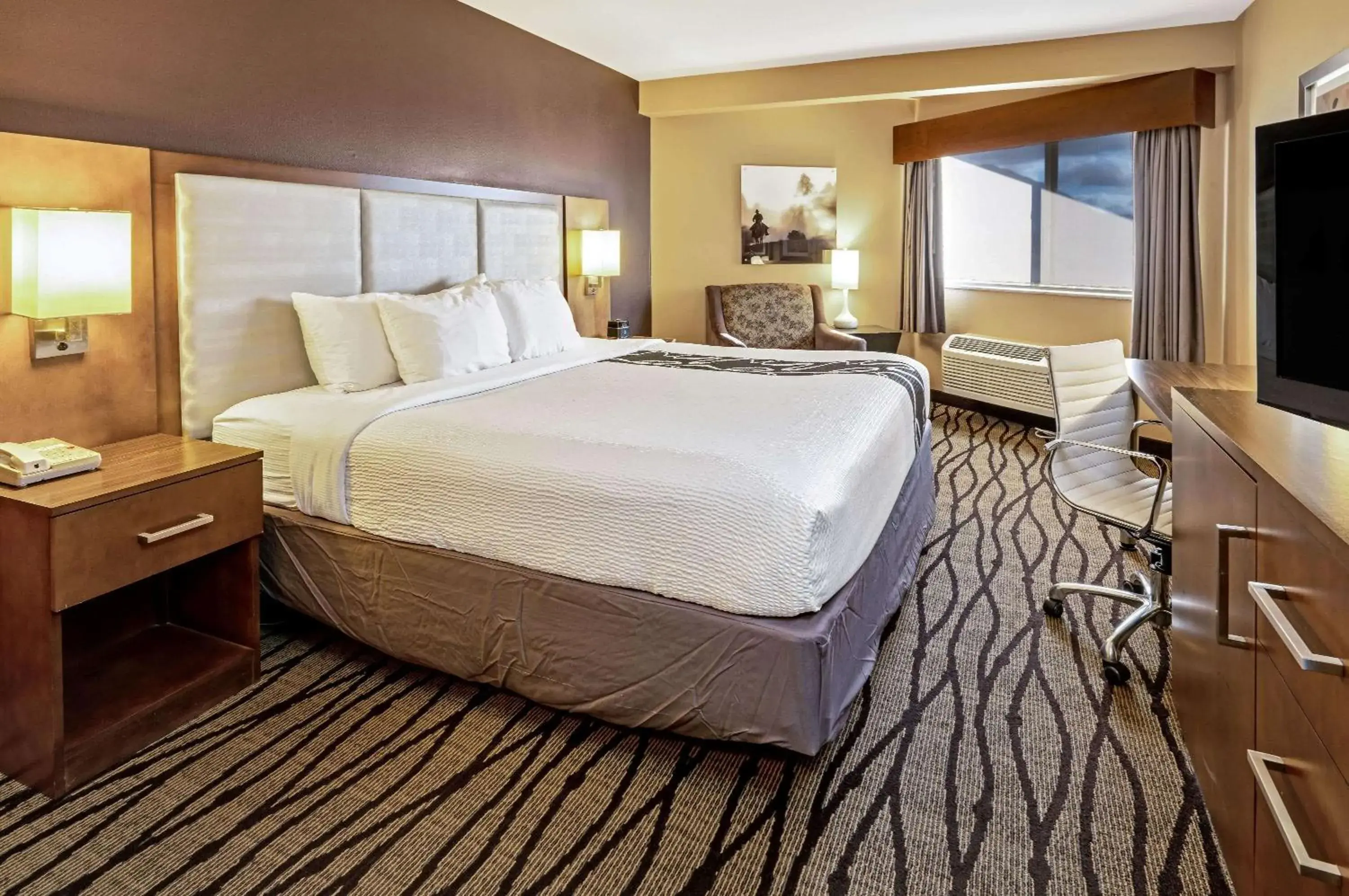 Photo of the whole room, Bed in La Quinta by Wyndham Butte Photo of the whole room, Bed in La Quinta by Wyndham Butte