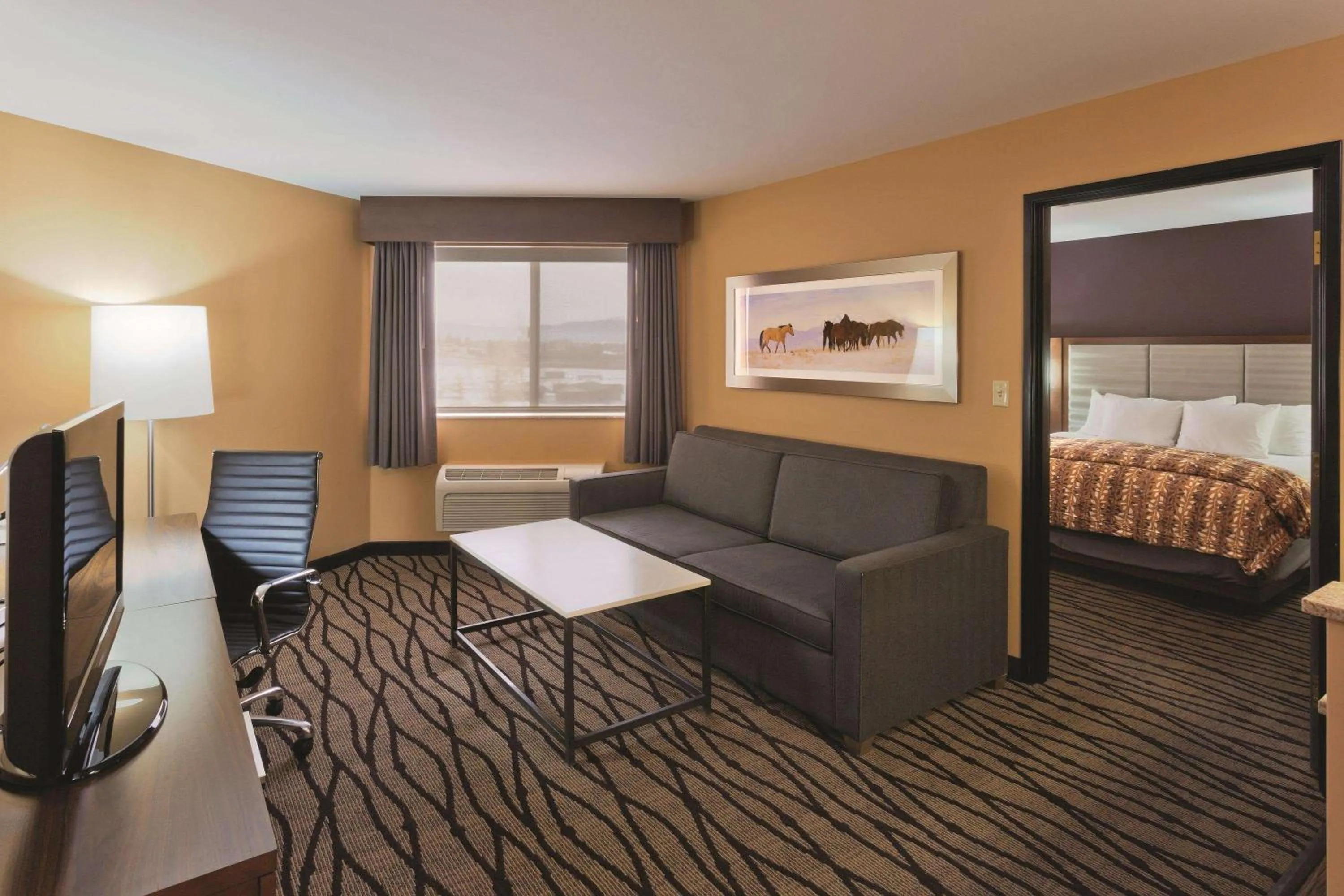 Photo of the whole room, Bed in La Quinta by Wyndham Butte