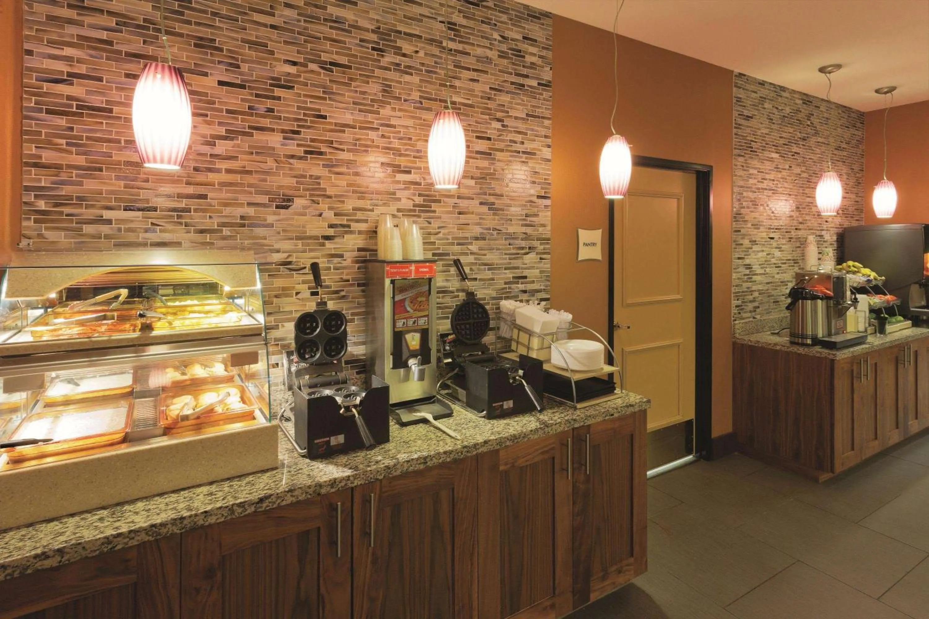 Restaurant/places to eat in La Quinta by Wyndham Butte