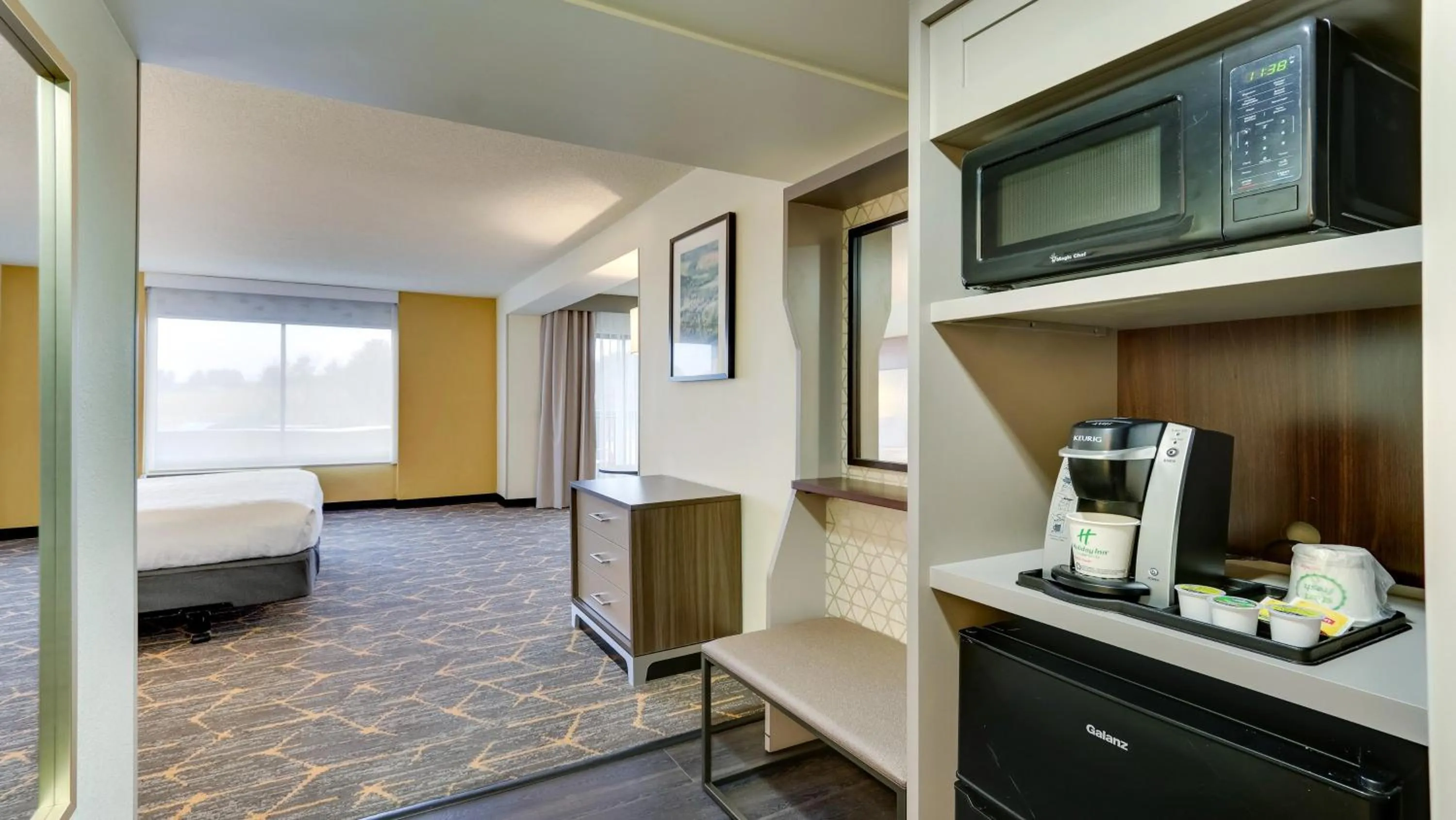 Photo of the whole room, Bed in Holiday Inn Staunton Conference Center by IHG