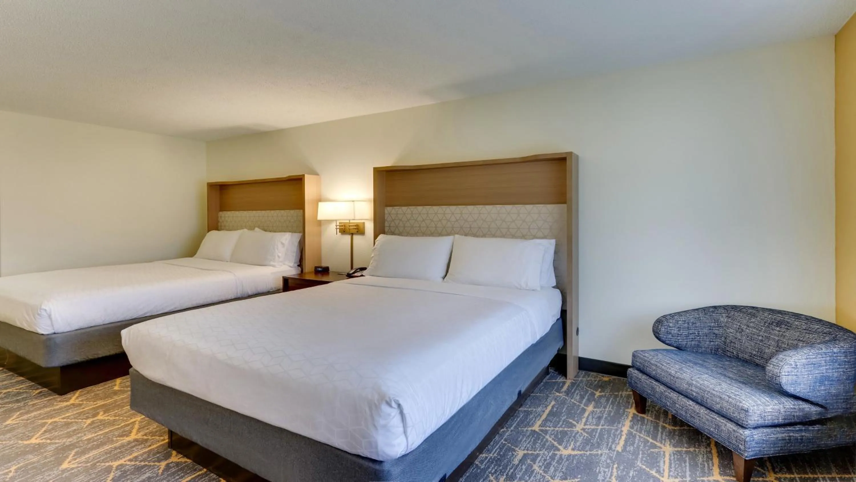Photo of the whole room, Bed in Holiday Inn Staunton Conference Center by IHG