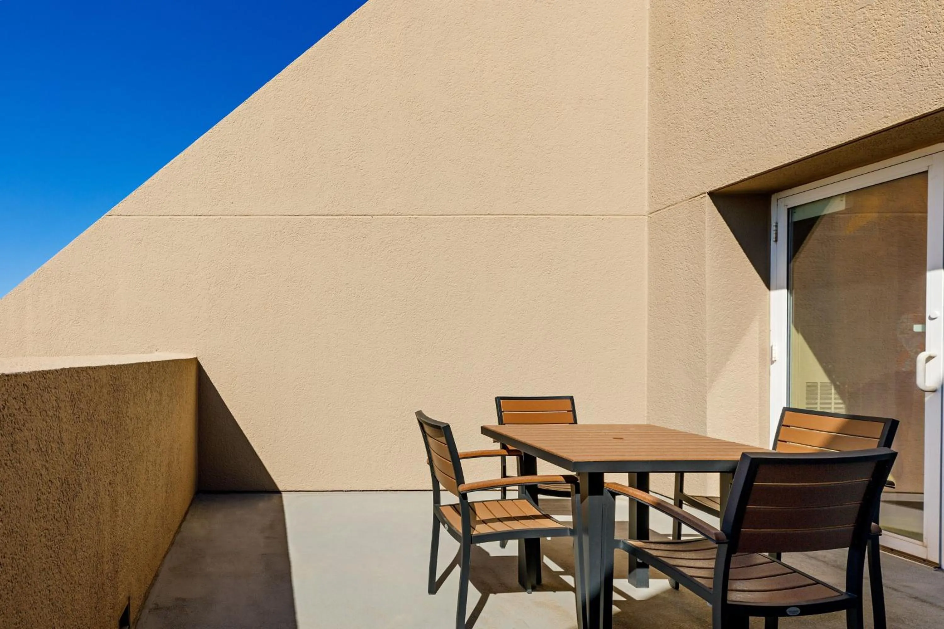 Photo of the whole room in Marriott Dallas Fort Worth Westlake