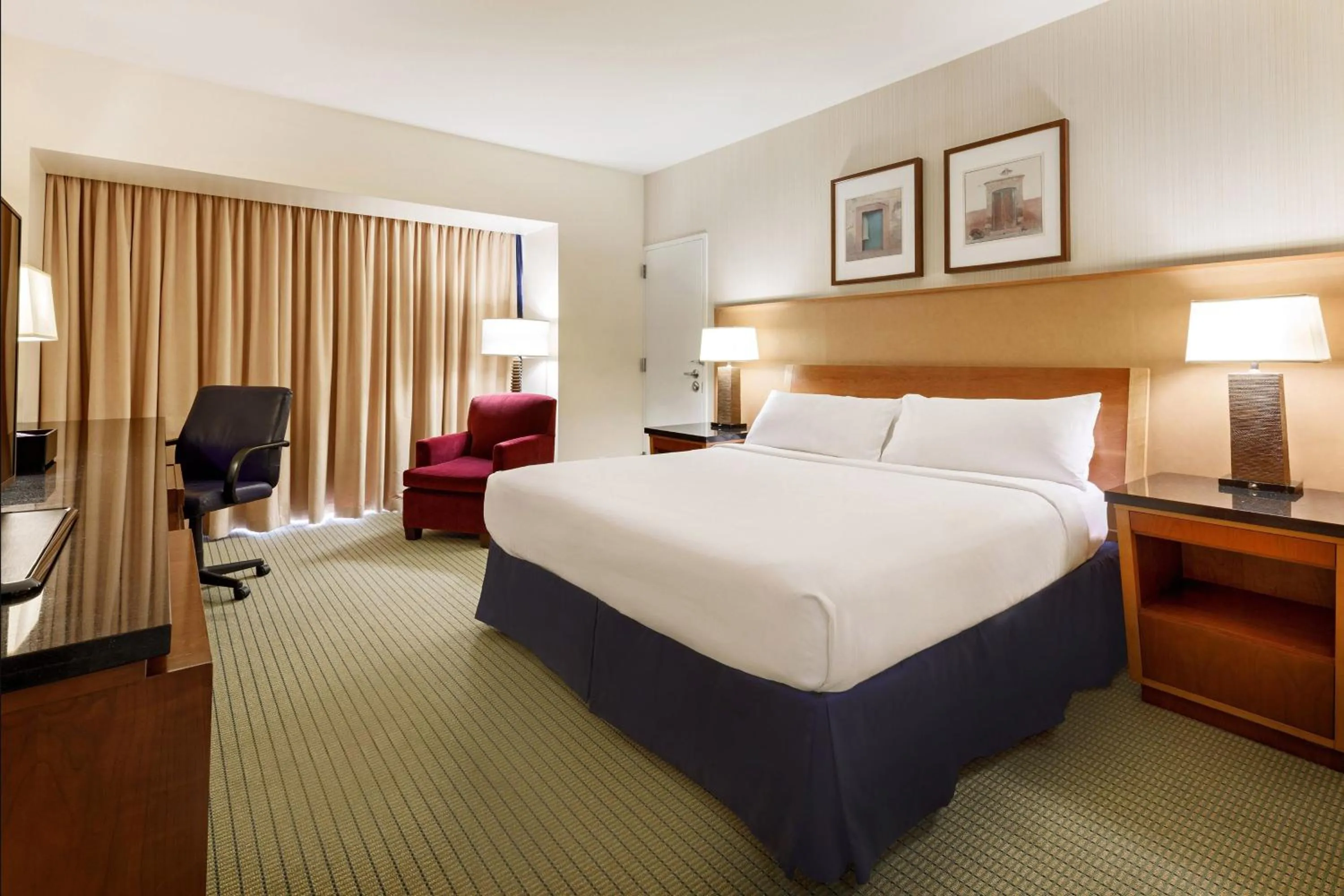 Guest Room, 1 King in Marriott Dallas Fort Worth Westlake