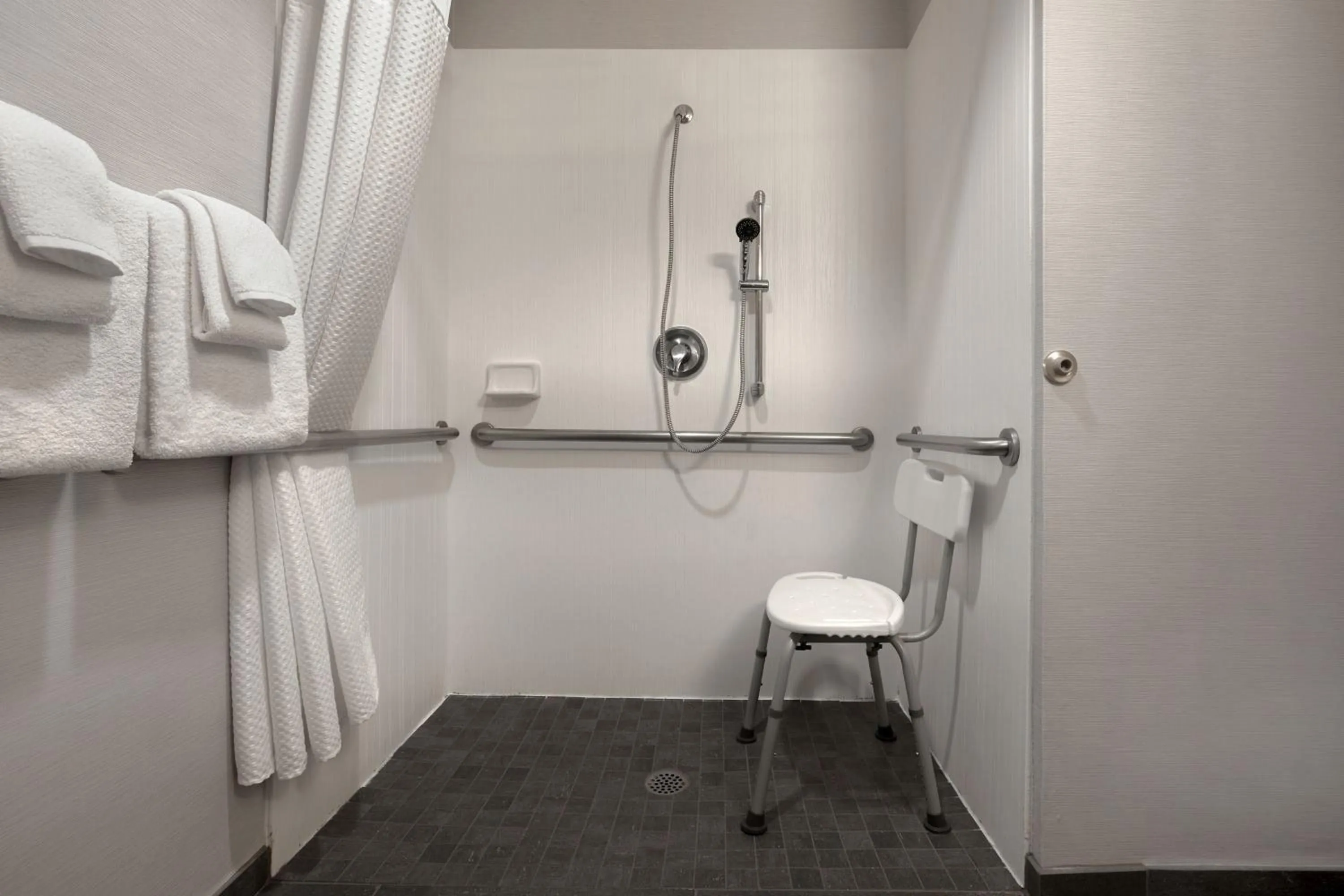 Bathroom in Courtyard by Marriott Portland Southeast/Clackamas