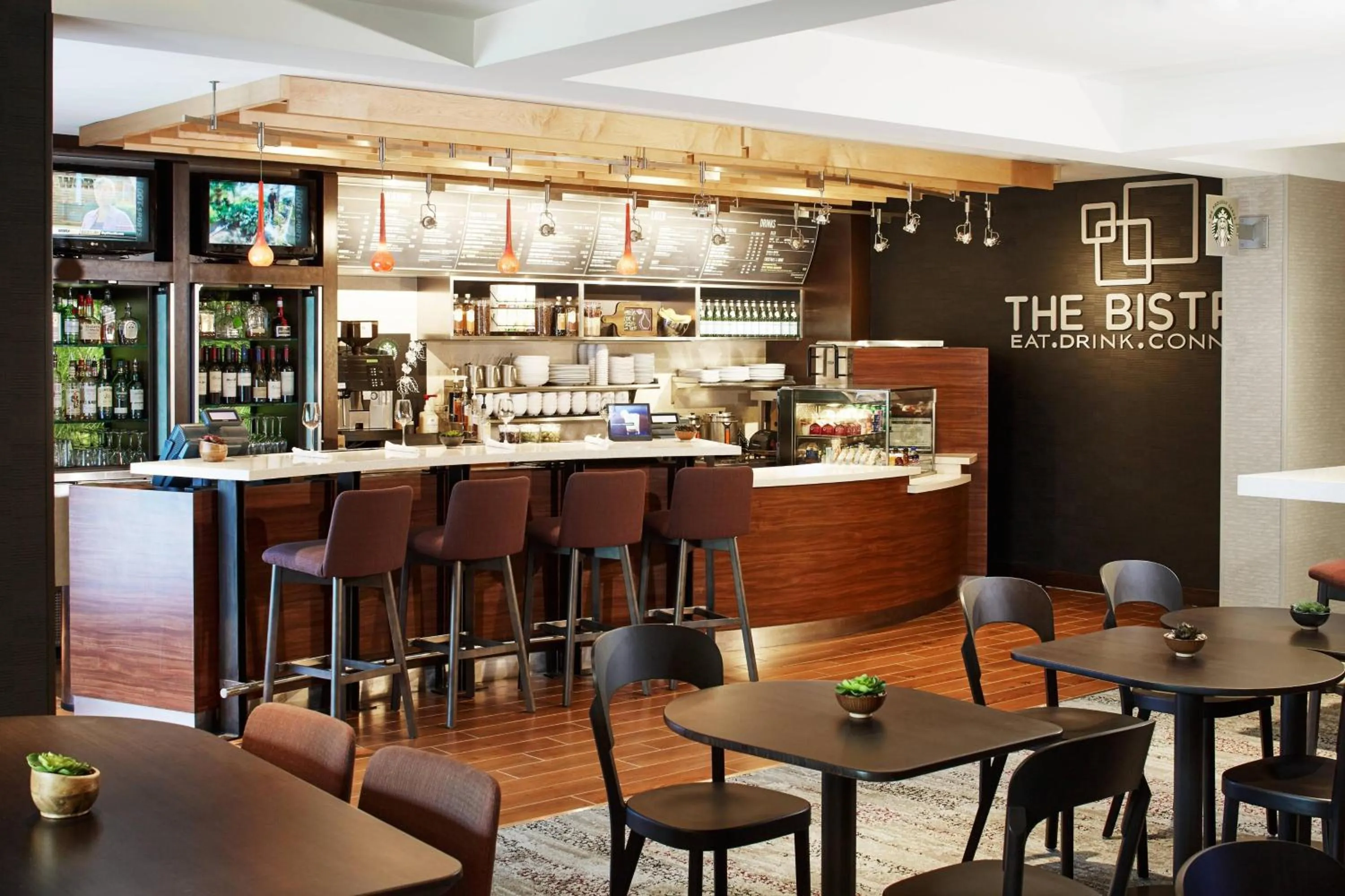 Restaurant/places to eat in Courtyard by Marriott Portland Southeast/Clackamas