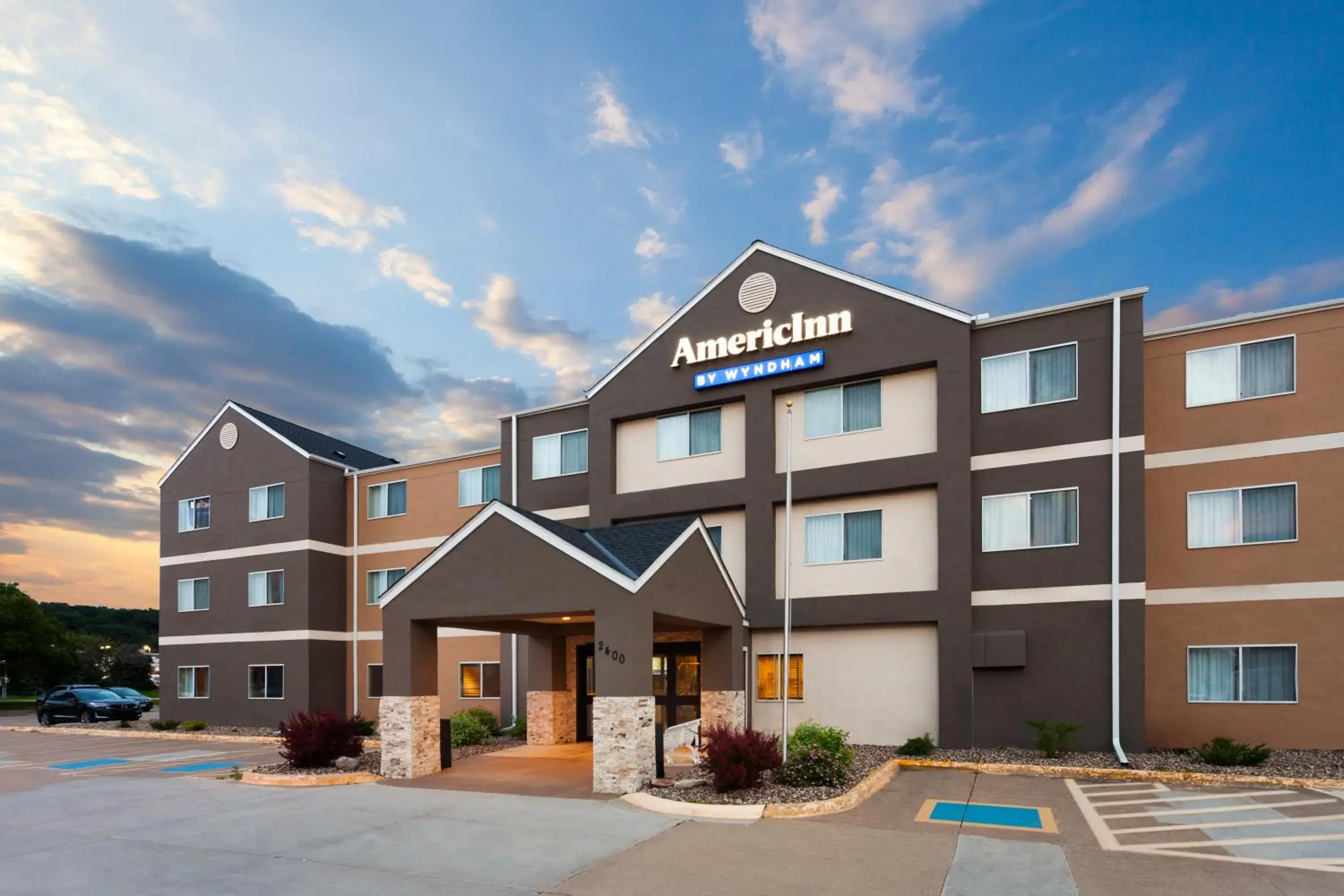Property building in AmericInn by Wyndham Hudson Property building in AmericInn by Wyndham Hudson