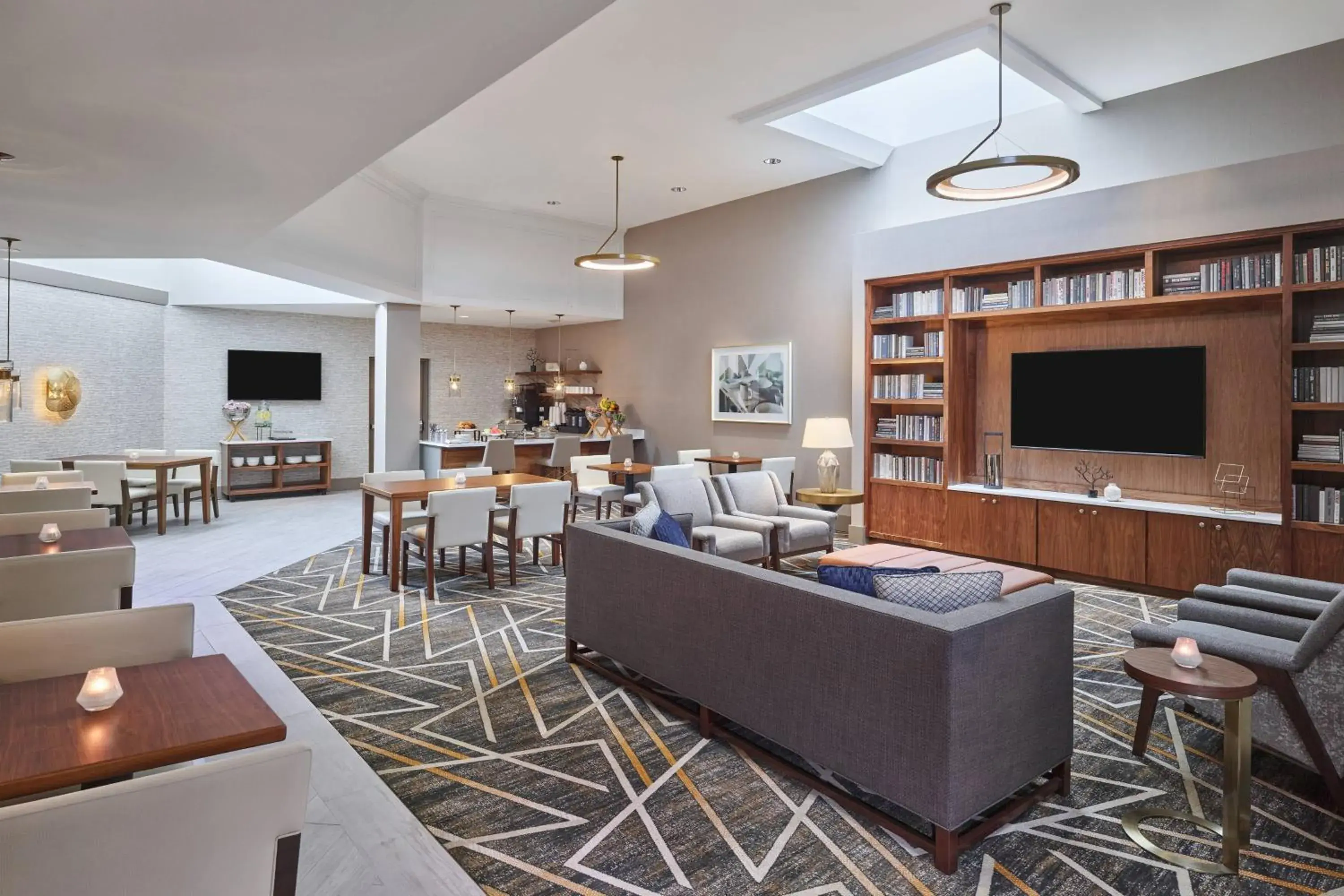 Club lounge access, 1 Bedroom Suite, 1 King in Sheraton Portland Airport Hotel Club lounge access, 1 Bedroom Suite, 1 King in Sheraton Portland Airport Hotel