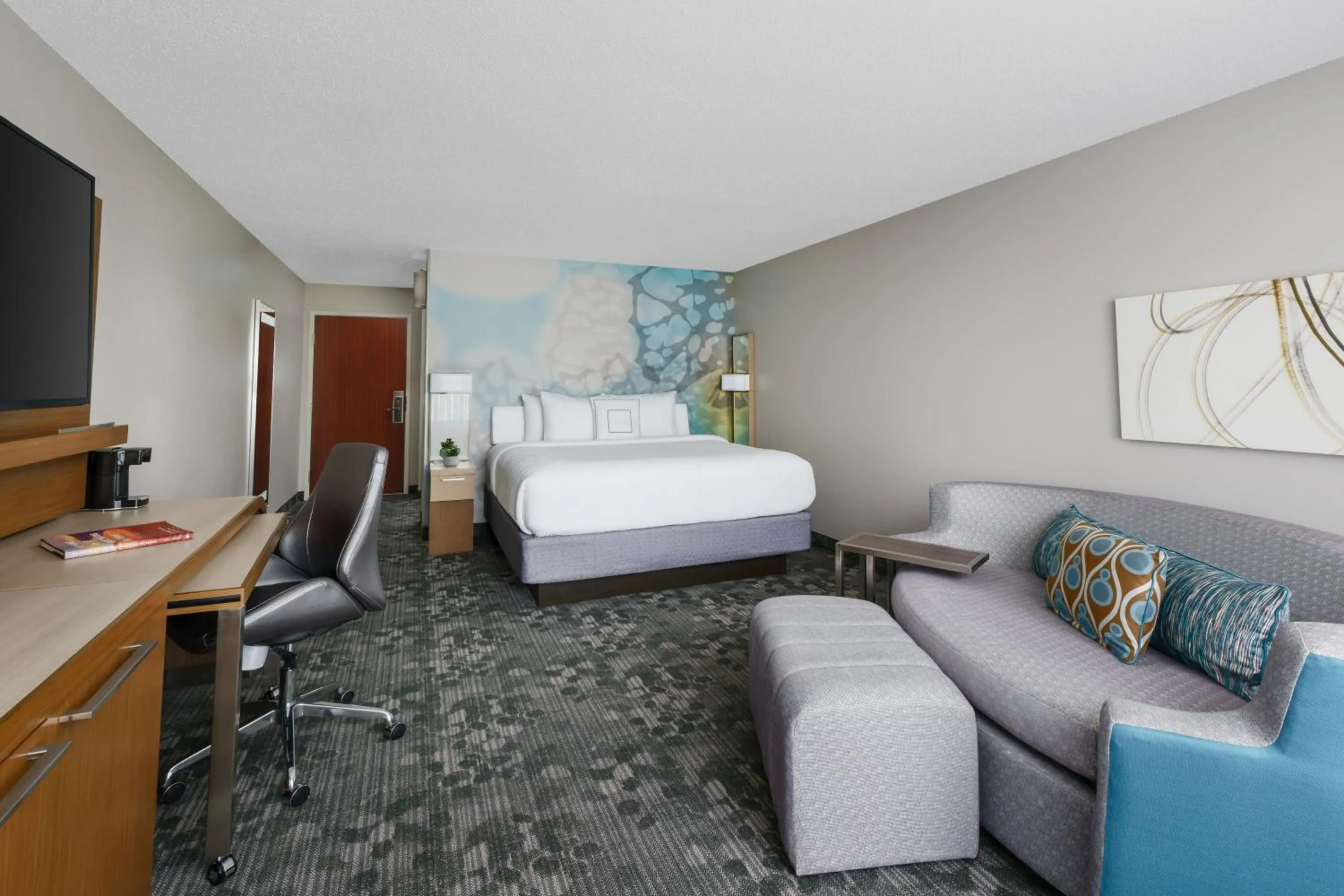 Photo of the whole room, Bed in Courtyard by Marriott Dallas Lewisville