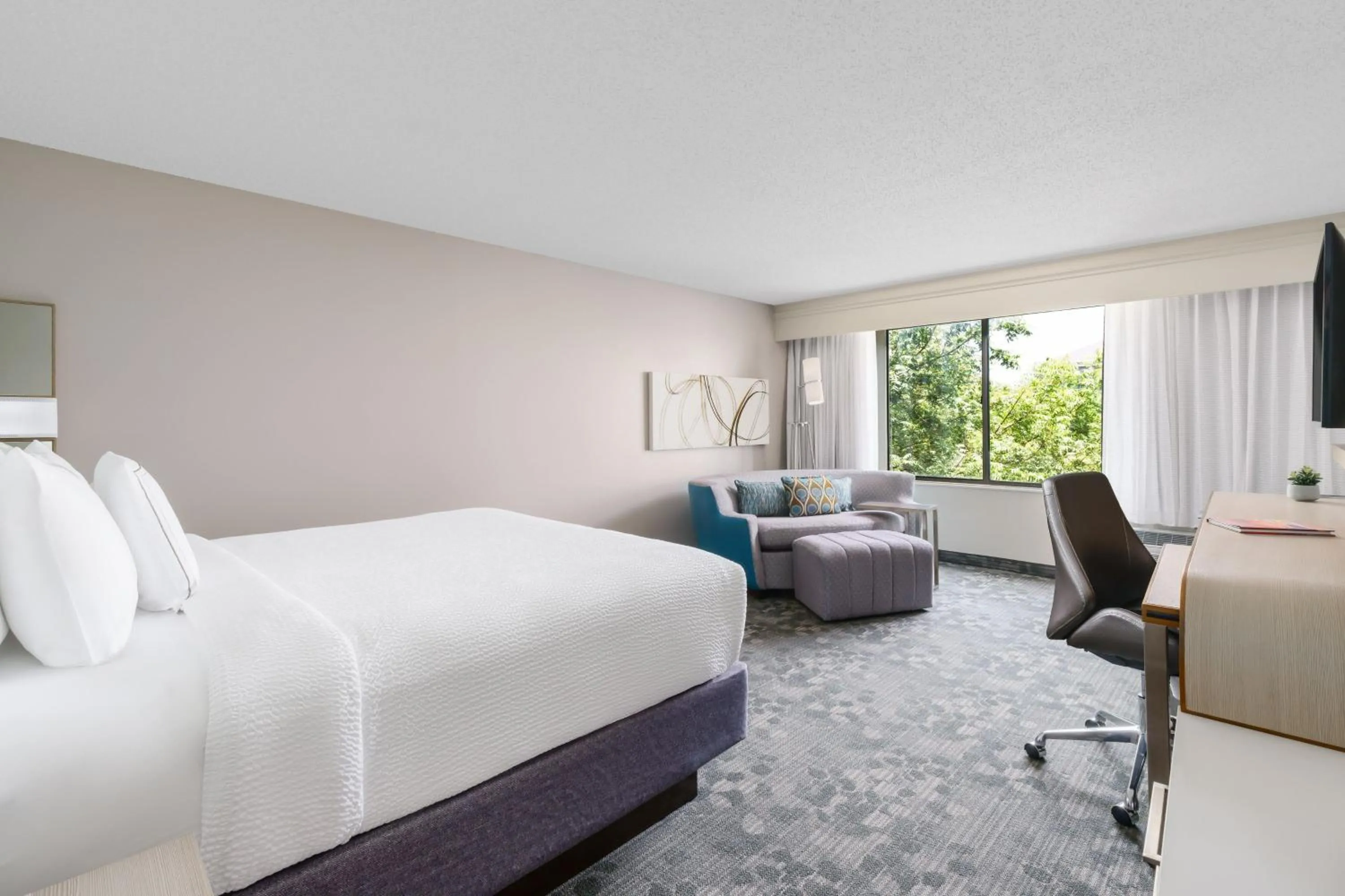 Photo of the whole room, Bed in Courtyard by Marriott Dallas Lewisville
