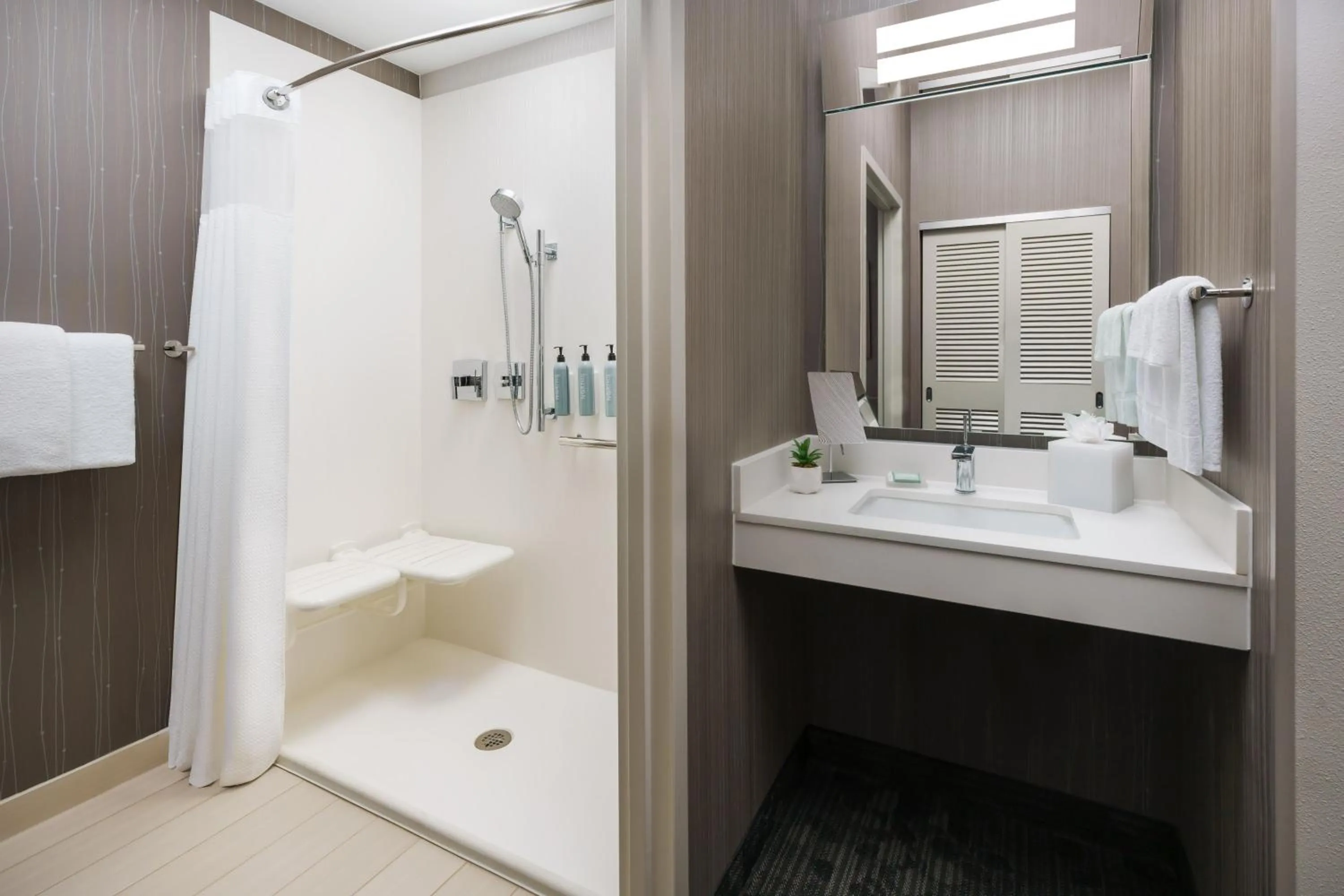 Bathroom in Courtyard by Marriott Dallas Lewisville