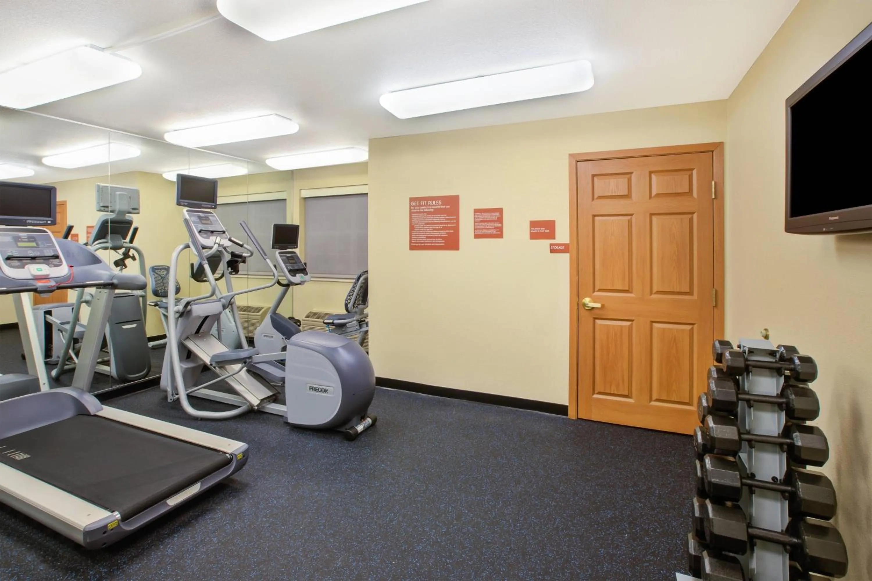 Fitness centre/facilities in TownePlace Suites by Marriott Detroit Livonia