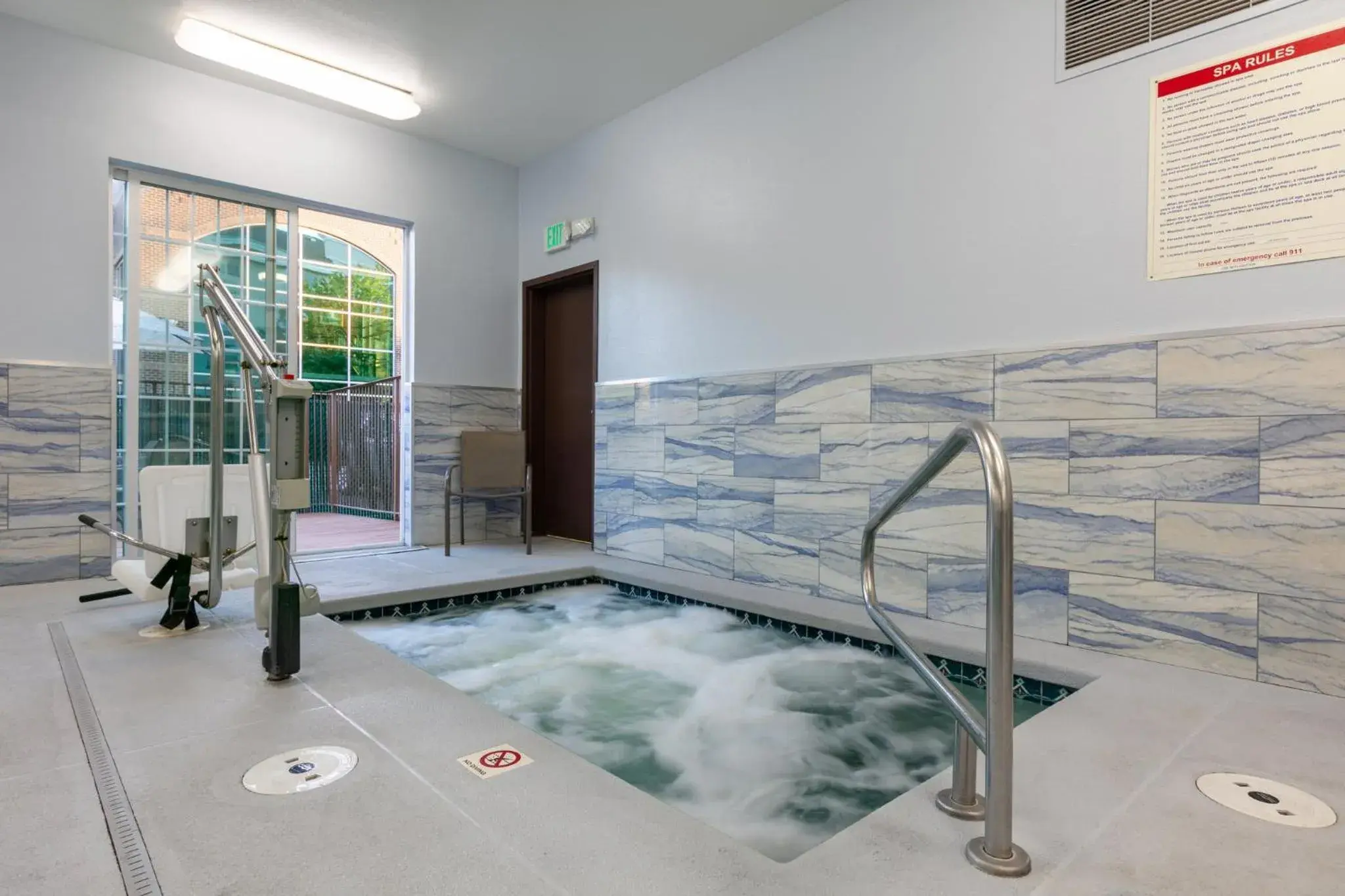 Swimming pool in Holiday Inn Express Spokane-Valley by IHG Swimming pool in Holiday Inn Express Spokane-Valley by IHG