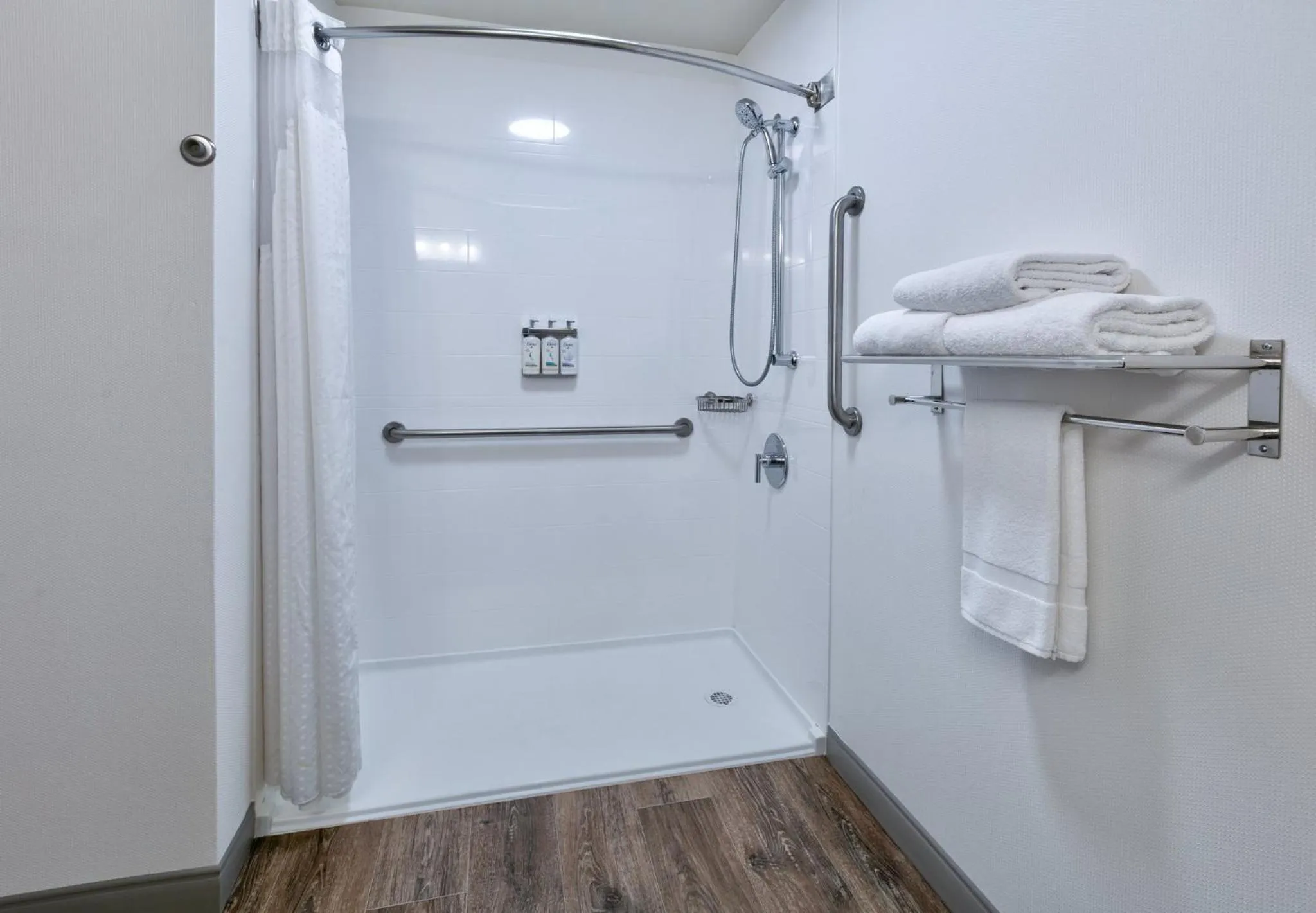 Photo of the whole room in Holiday Inn Express Spokane-Valley by IHG