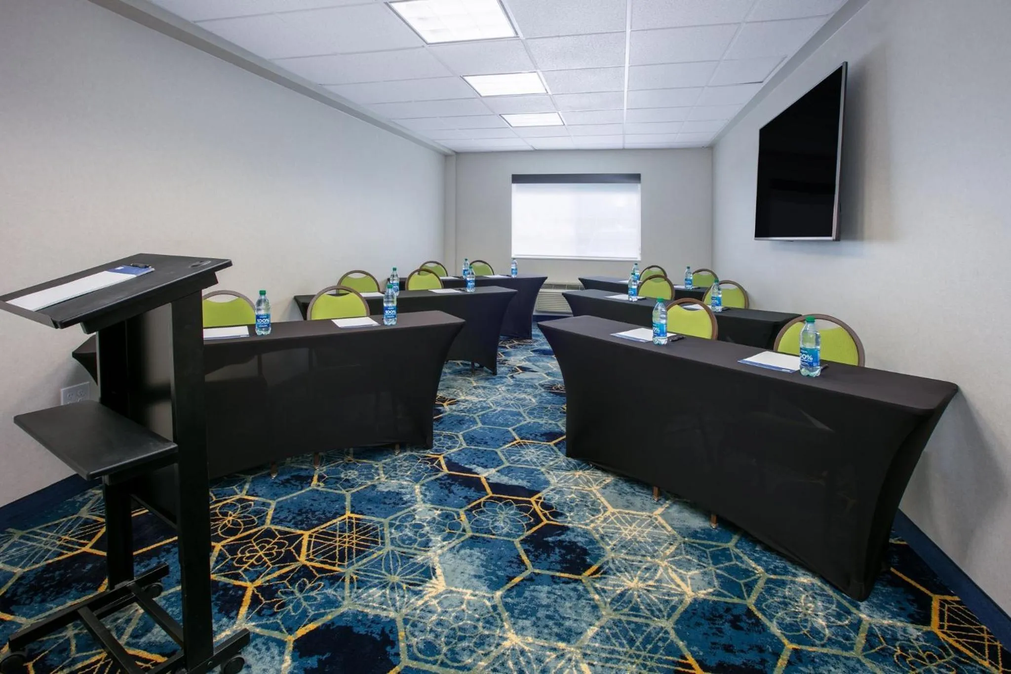 Meeting/conference room in Holiday Inn Express Spokane-Valley by IHG