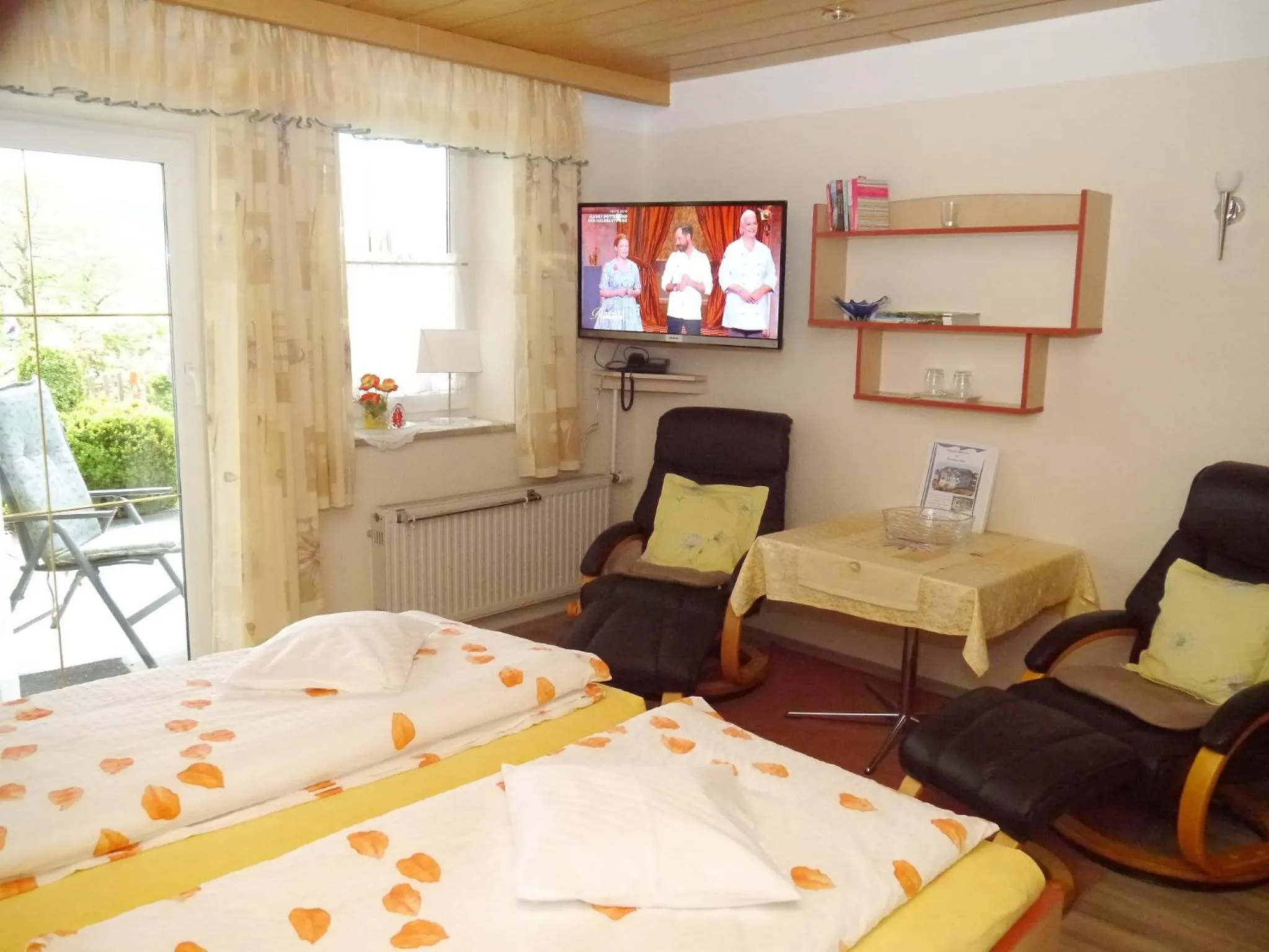 Photo of the whole room, Bed in Pension / FW Gästehaus Stern