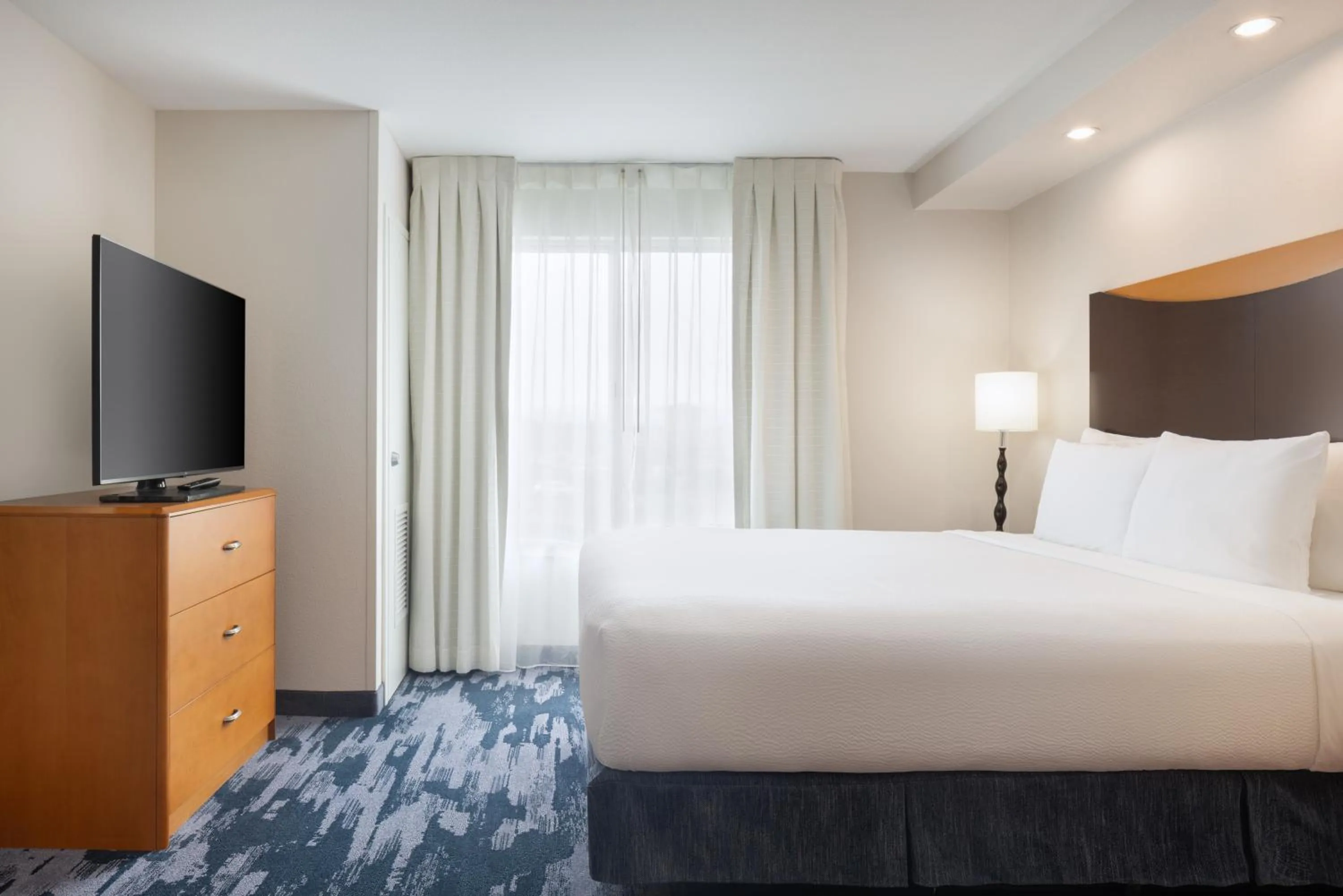 Bed in Fairfield Inn and Suites Turlock