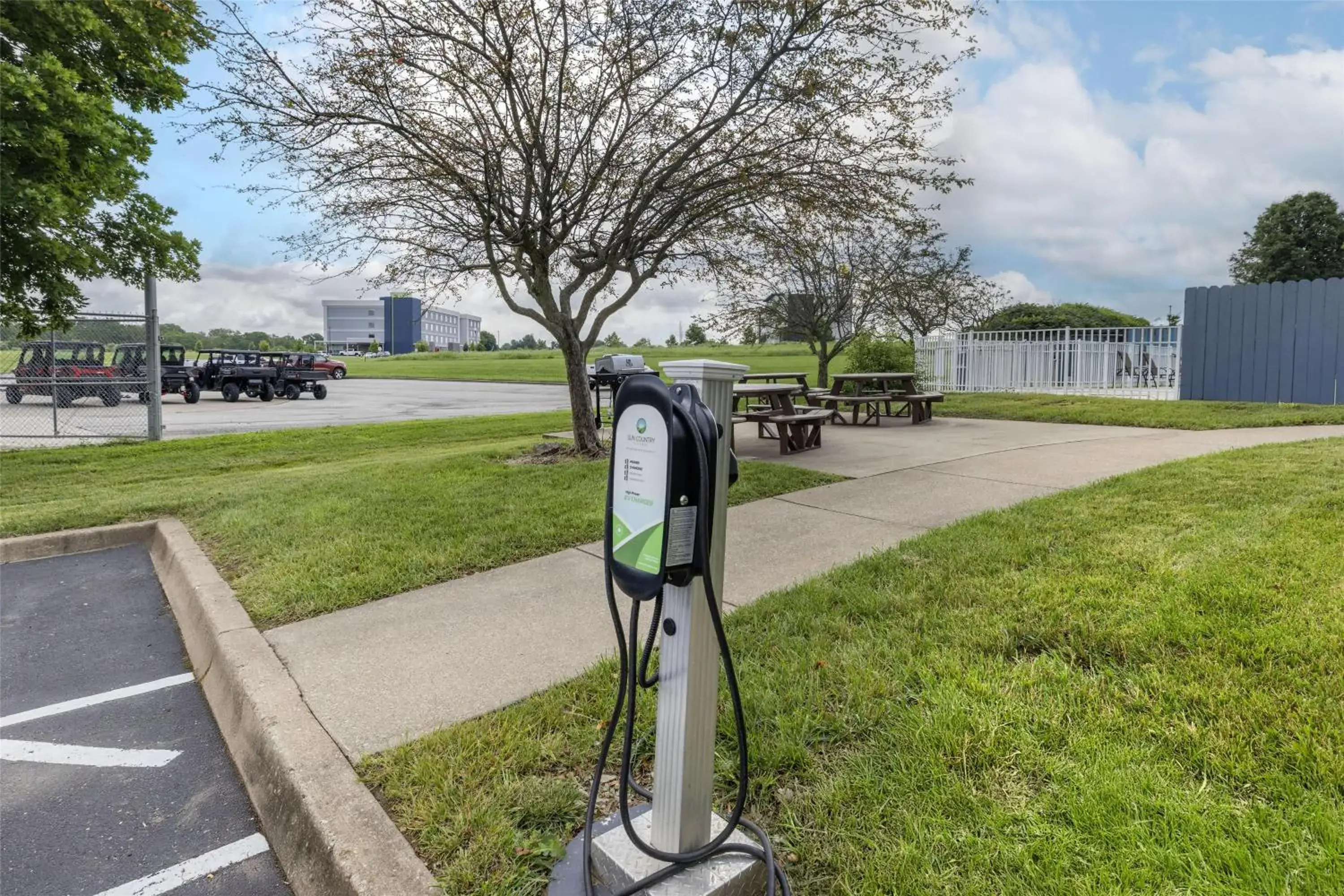 Property building in Best Western Louisville South - Shepherdsville Property building in Best Western Louisville South - Shepherdsville