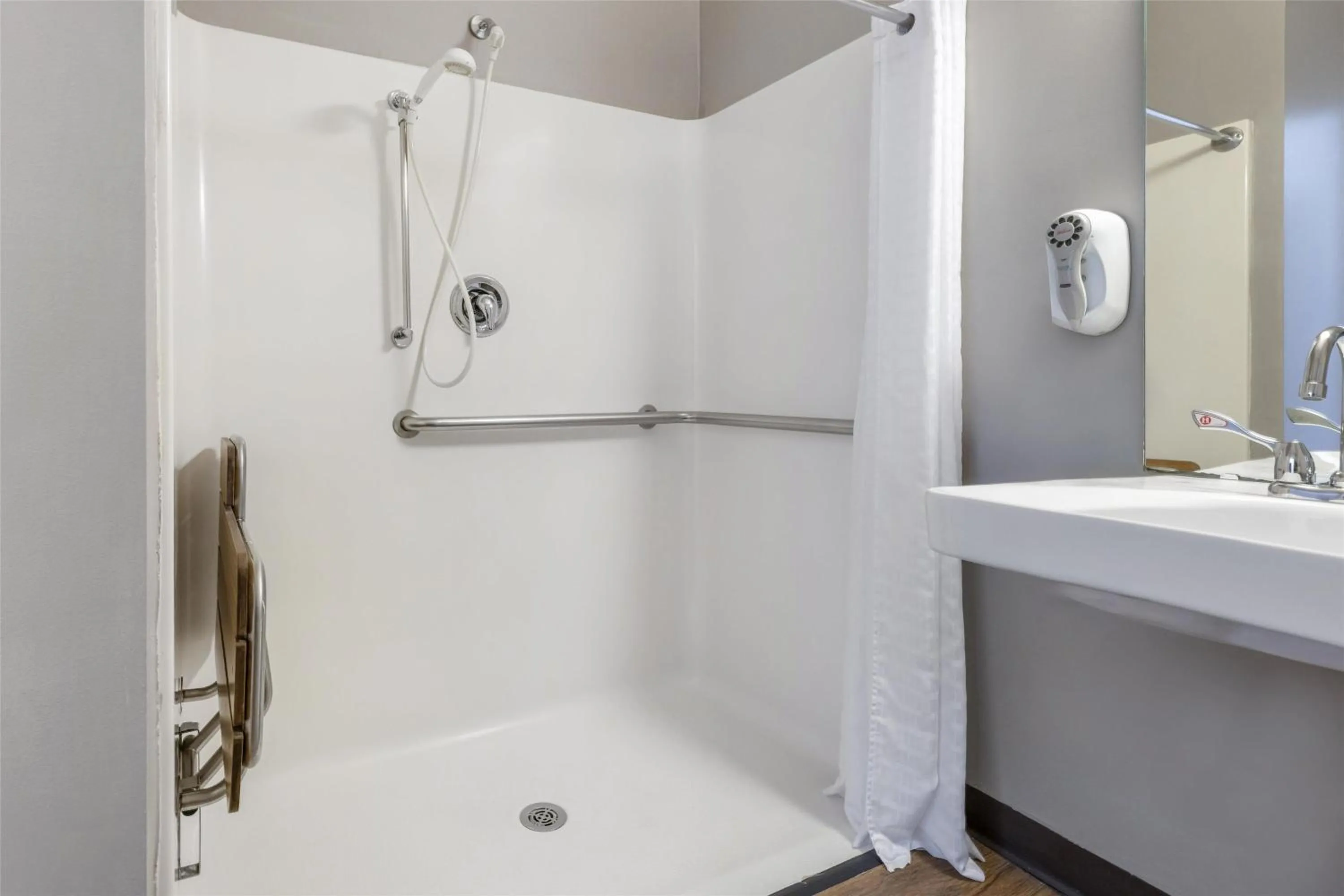 Bathroom in Best Western Louisville South - Shepherdsville